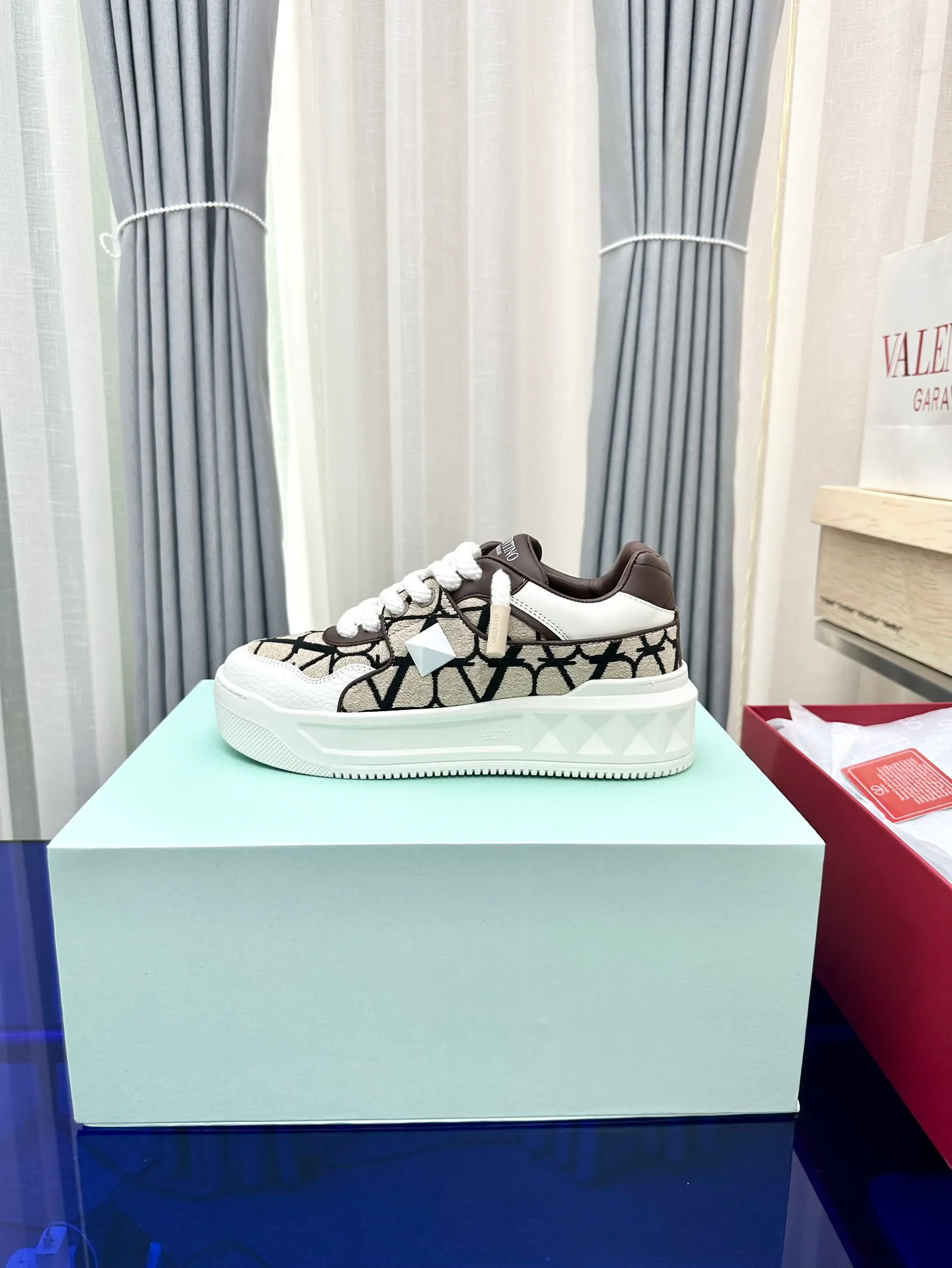 Кроссовки Женские Valentino 17948616