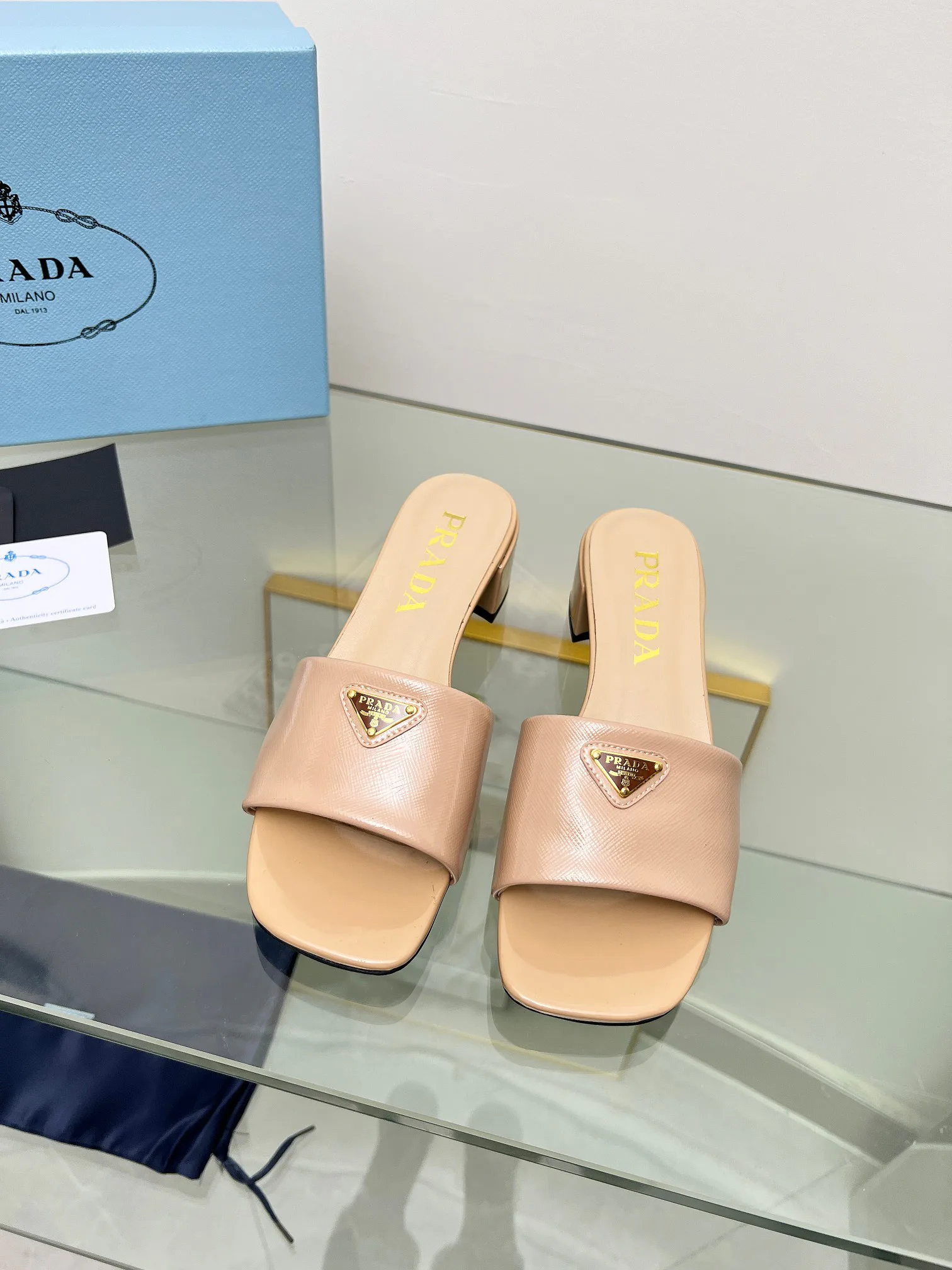 Босоножки Женские Prada 11386447