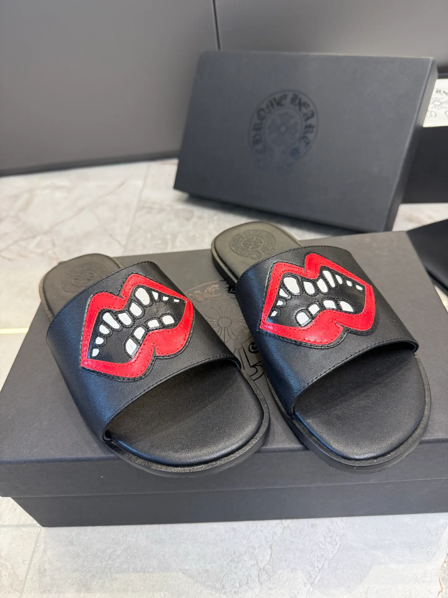 Шлепанцы Женские Chrome Hearts 1225361