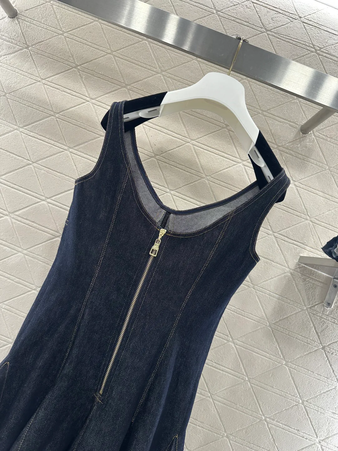 Платья Женские Louis Vuitton 1300674