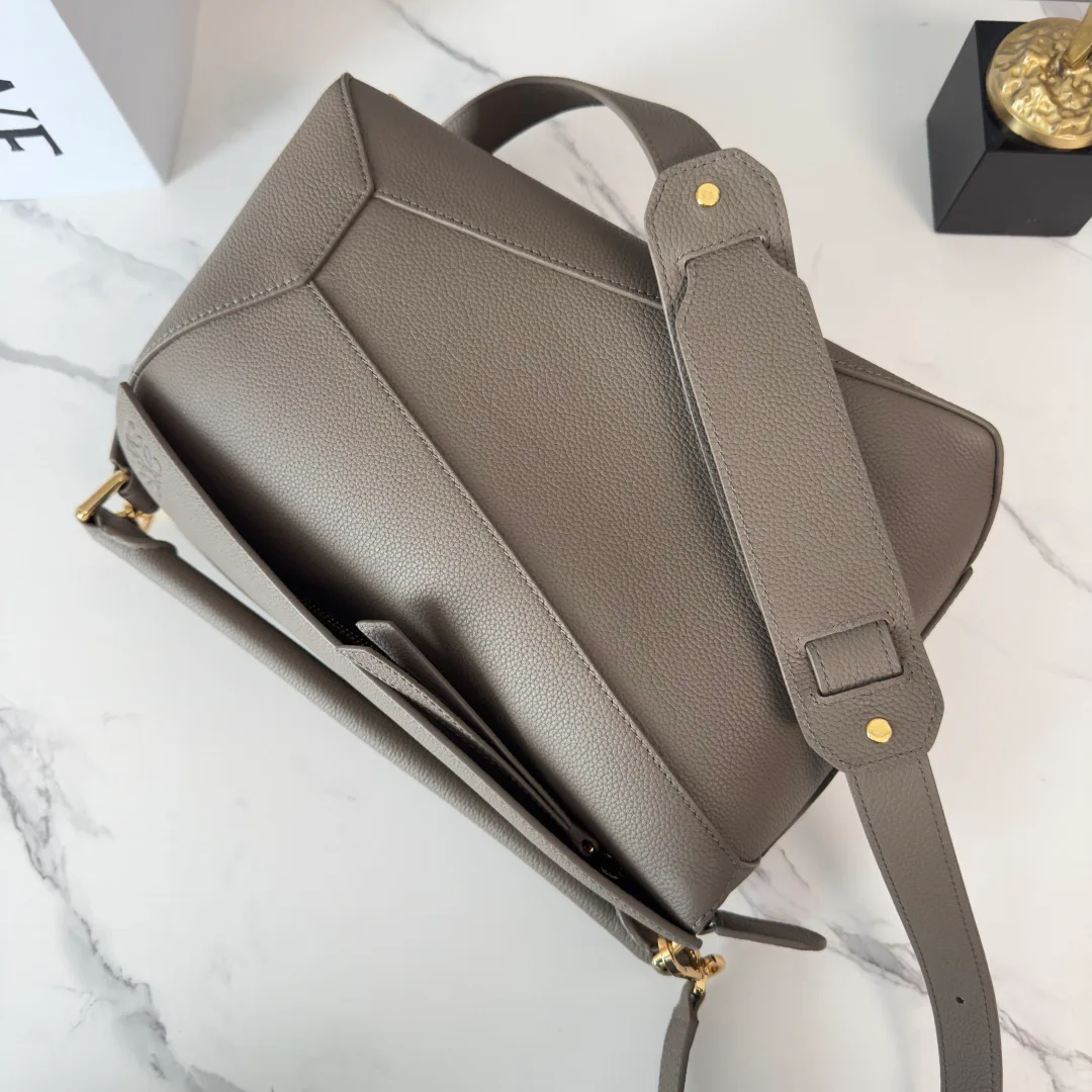 Классические Сумки Женские Loewe 11674679