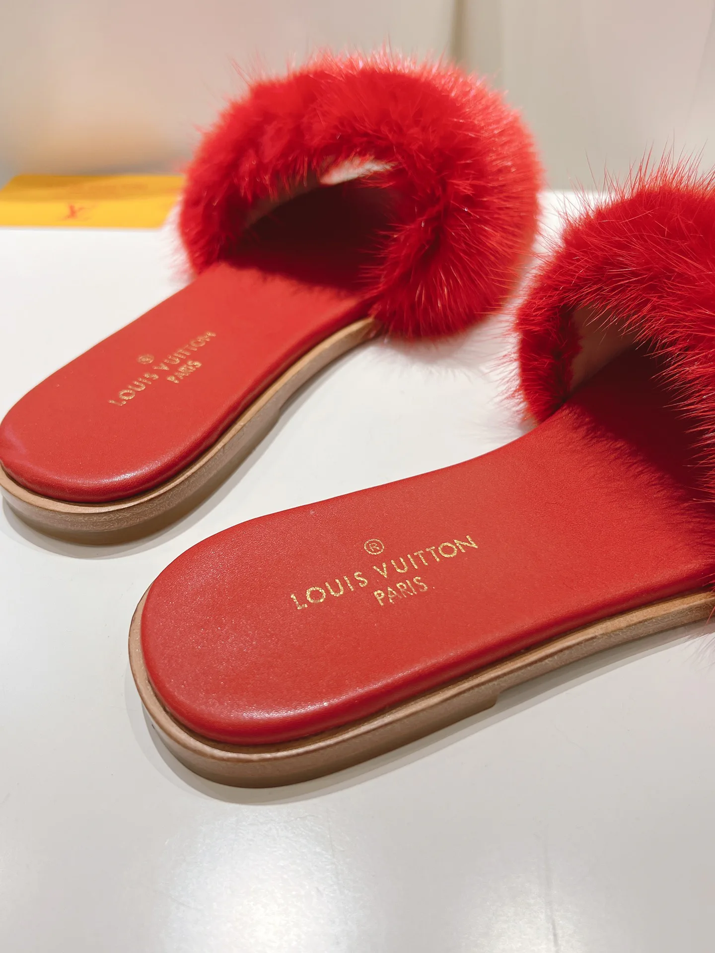 Шлепанцы Женские Louis Vuitton 11190729