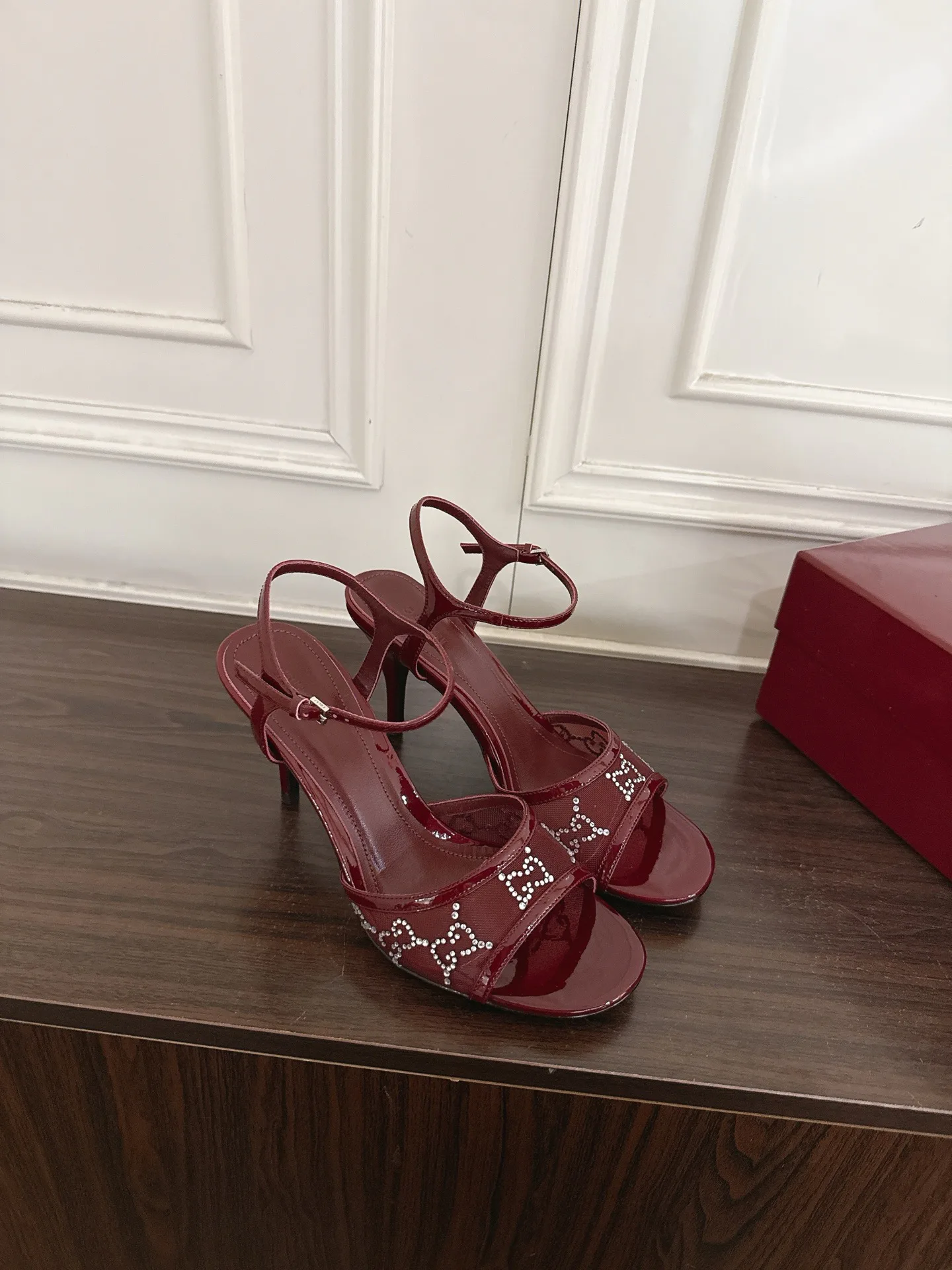 Босоножки Женские Gucci 18725867