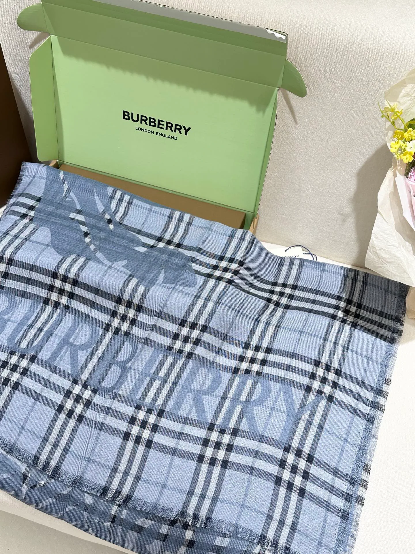 Шарфы Burberry 17991554