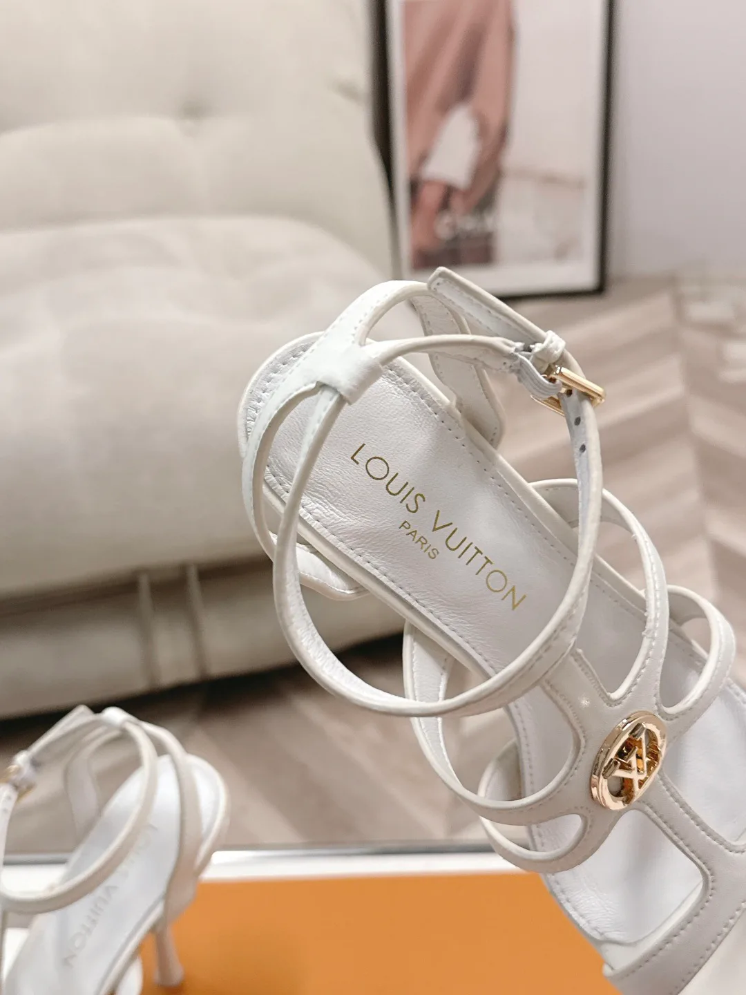 Босоножки Женские Louis Vuitton 17578102