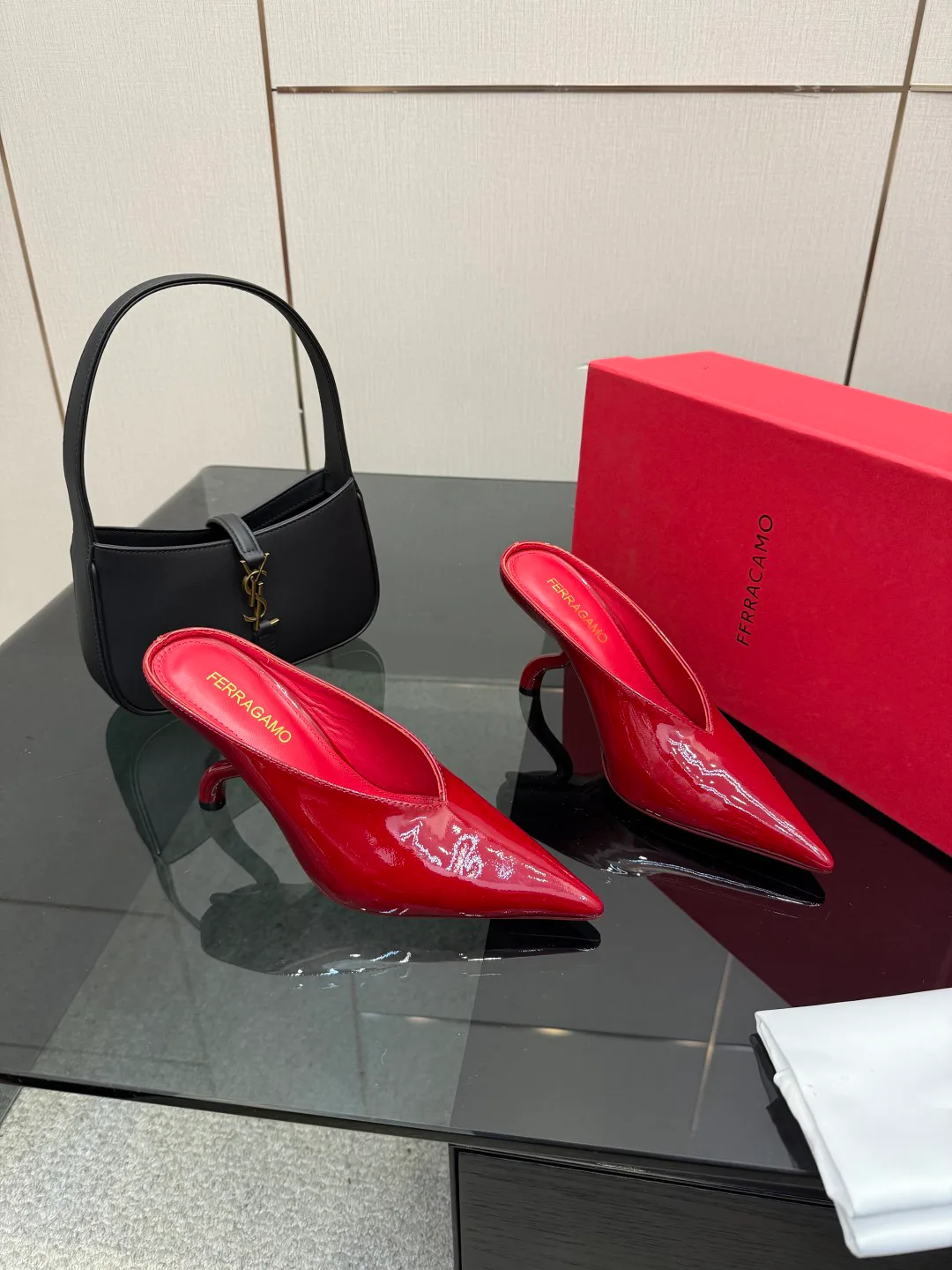 Туфли Женские Salvatore Ferragamo 555380