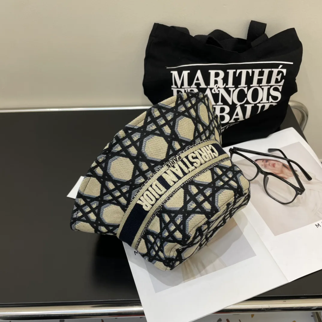 Головные Уборы Christian Dior 13294374