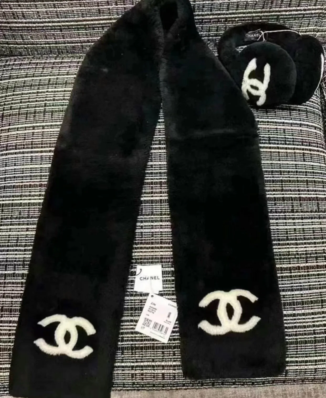 Шарфы Chanel 18347723