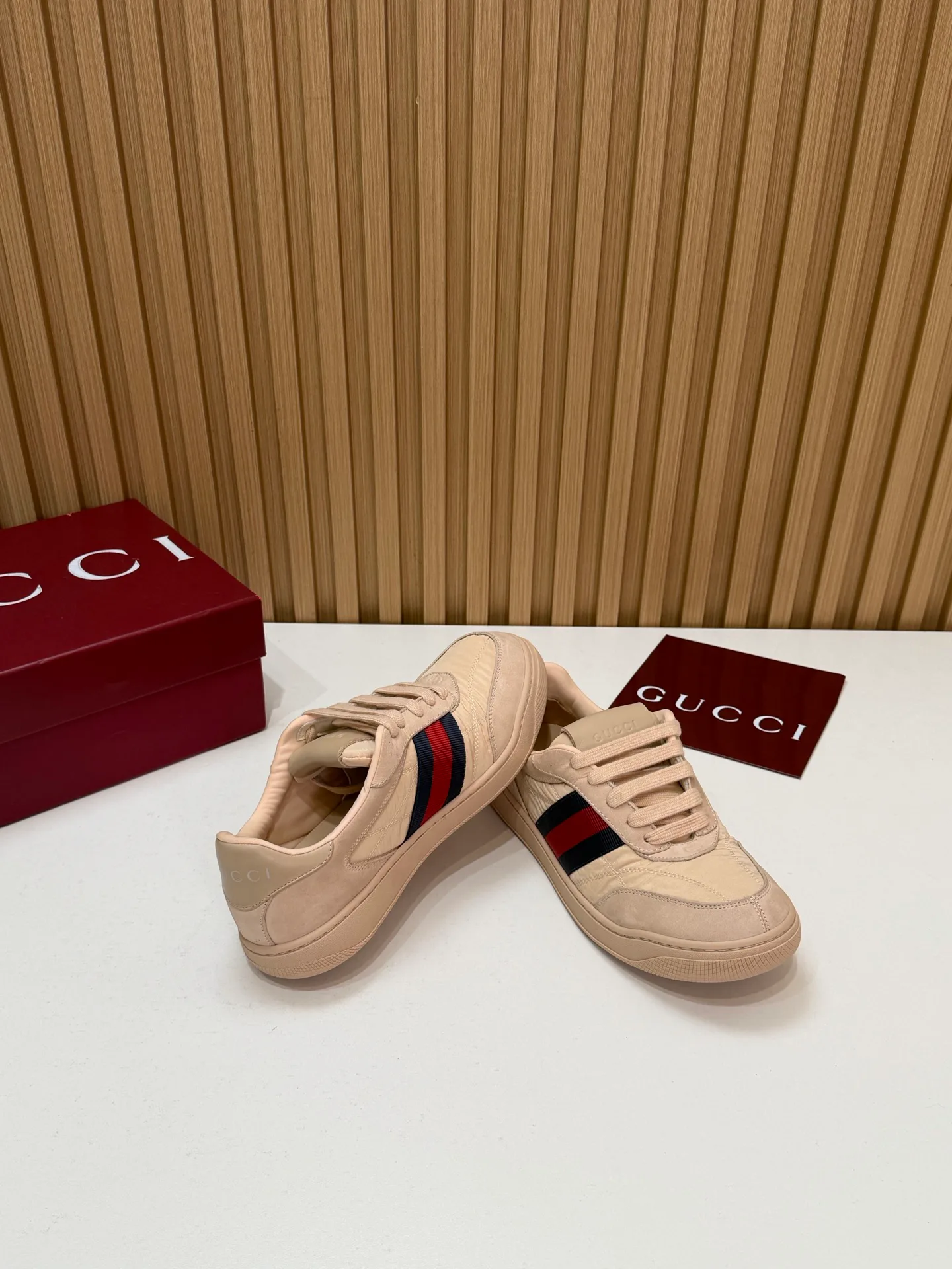 Кроссовки Женские Gucci 18700133