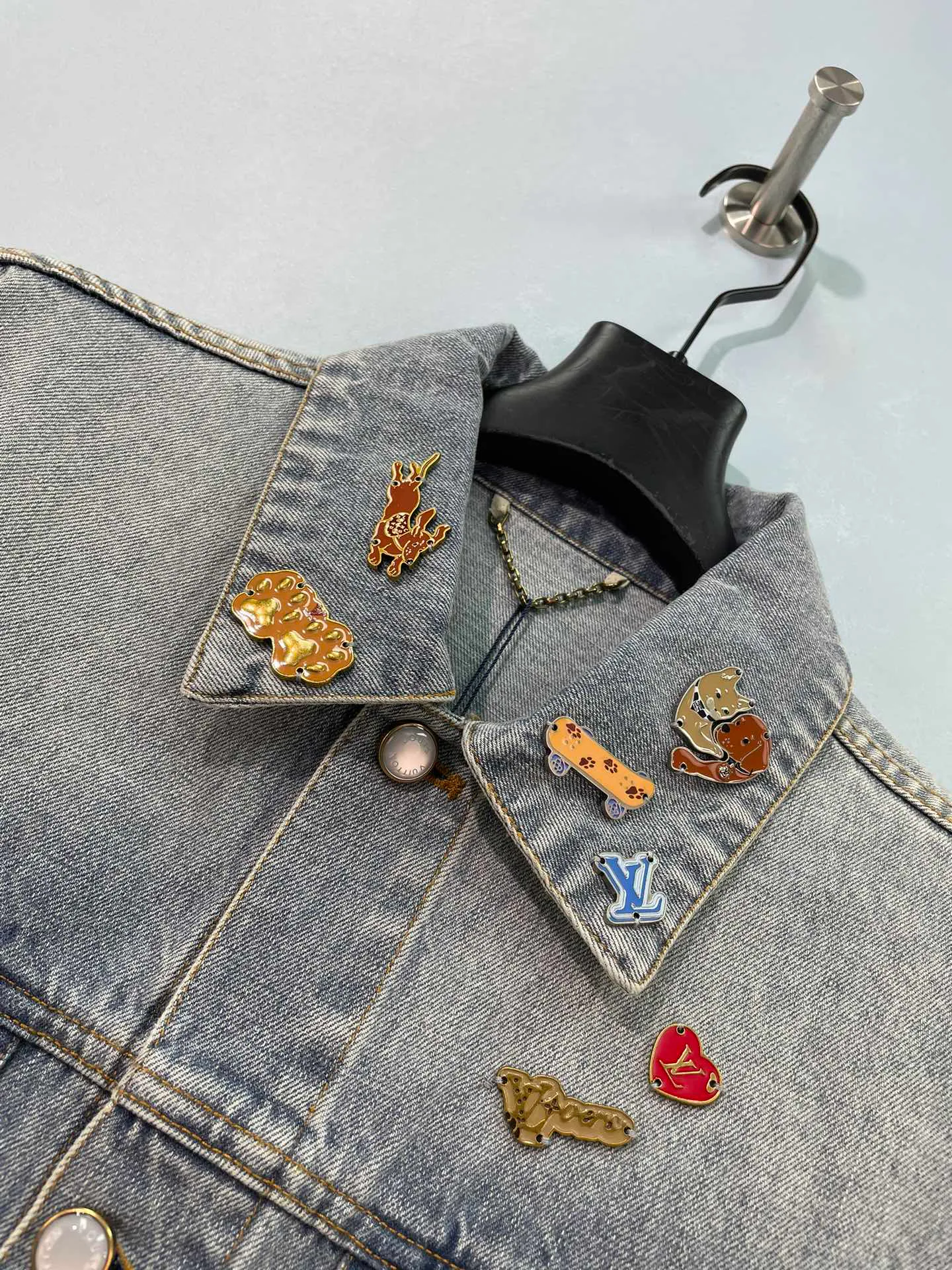 Куртки И Пуховики Женские Louis Vuitton 18151521