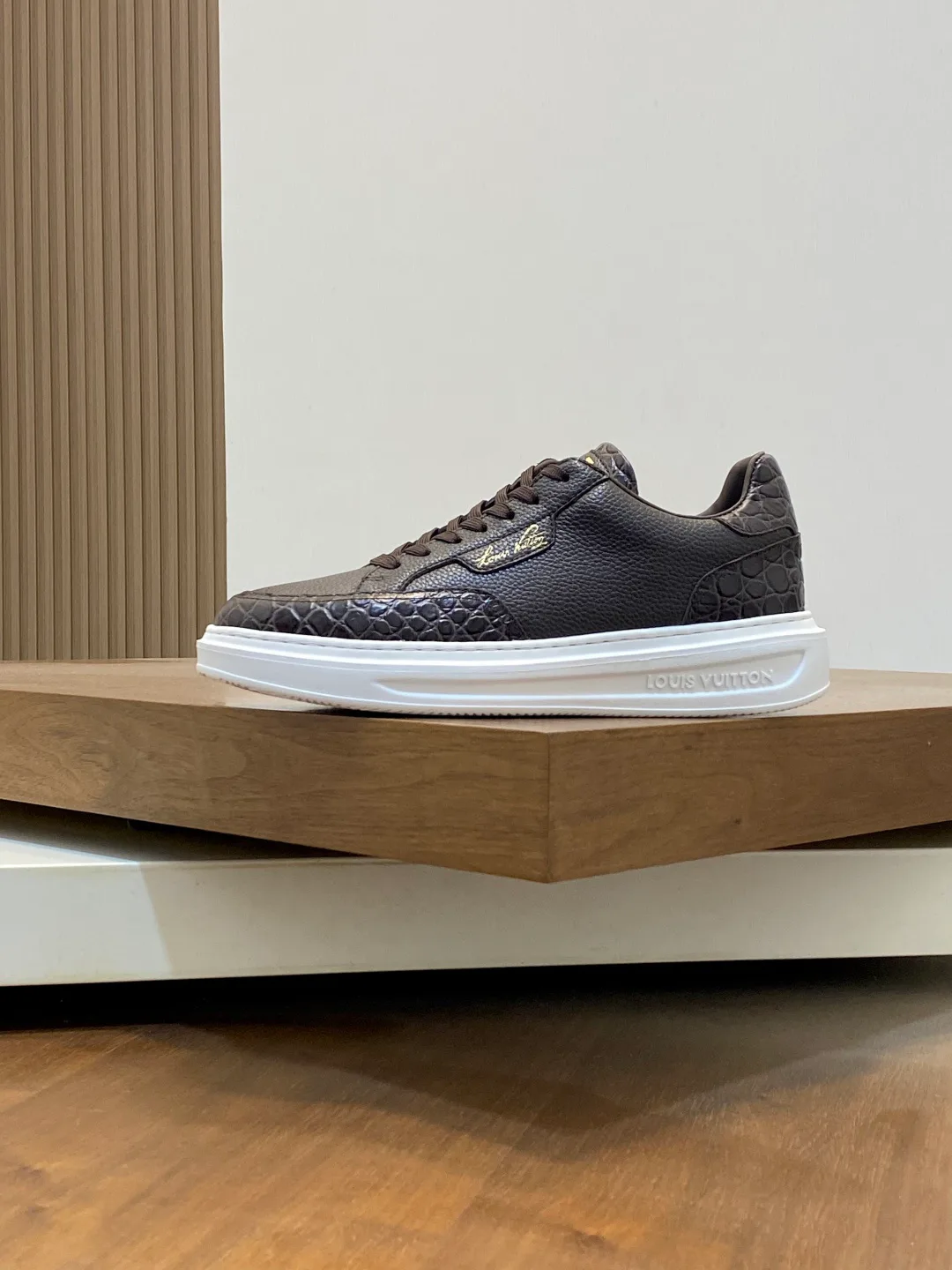 Кроссовки Мужские Louis Vuitton 840374