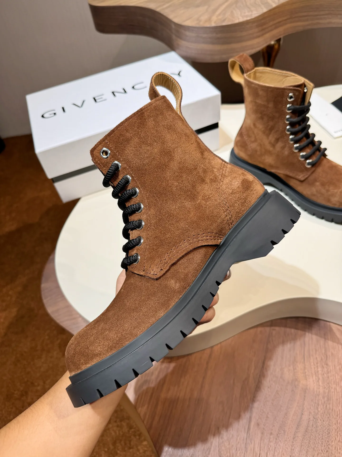 Ботинки Мужские Givenchy 554614