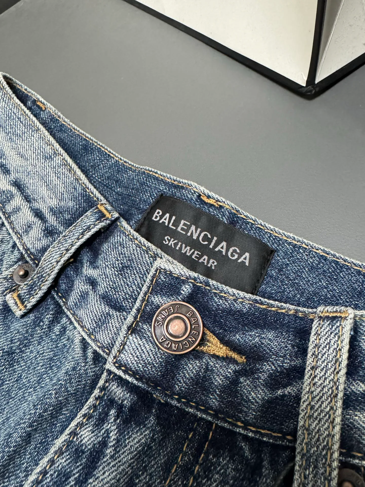 Джинсы Женские Balenciaga 1805577