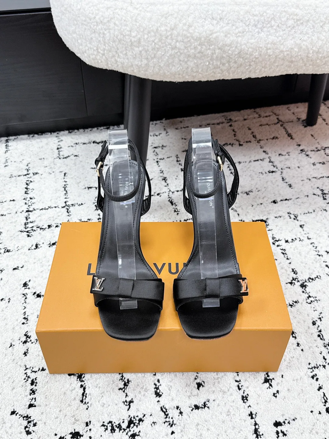 Босоножки Женские Louis Vuitton 13070813