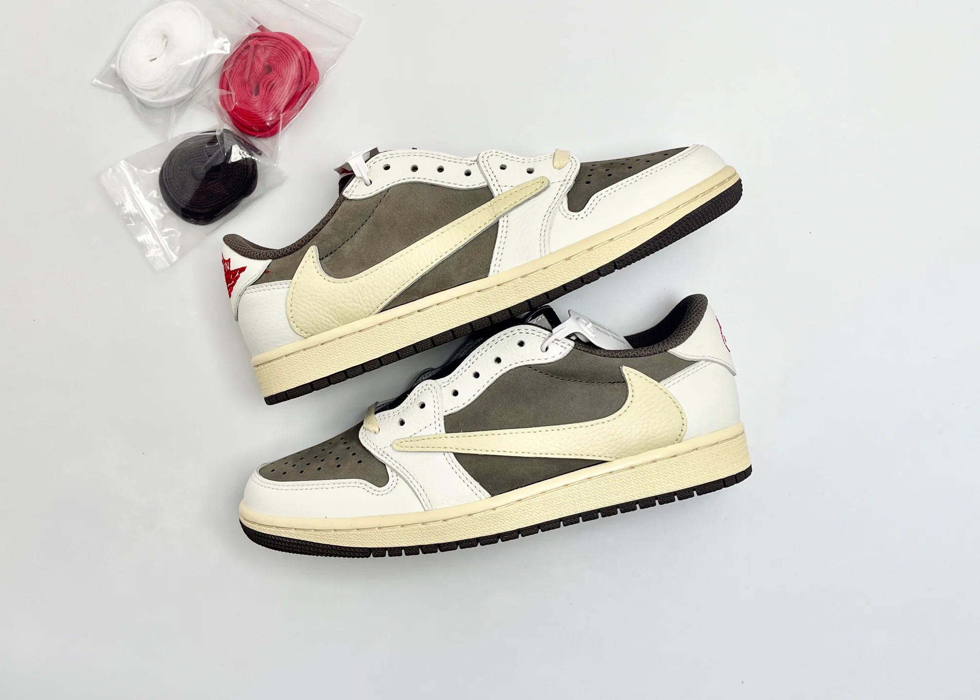 Кроссовки Женские Air Jordan 810726