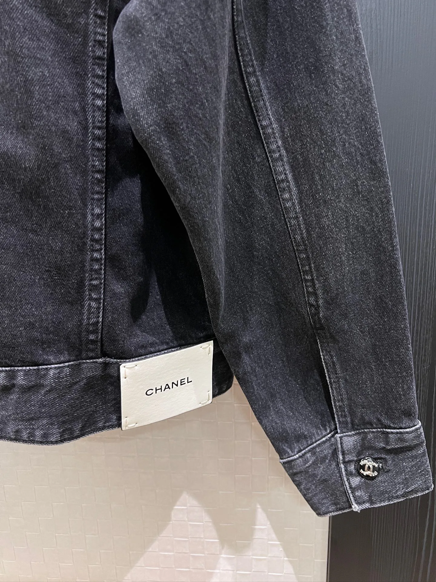 Куртки И Пуховики Женские Chanel 18259618