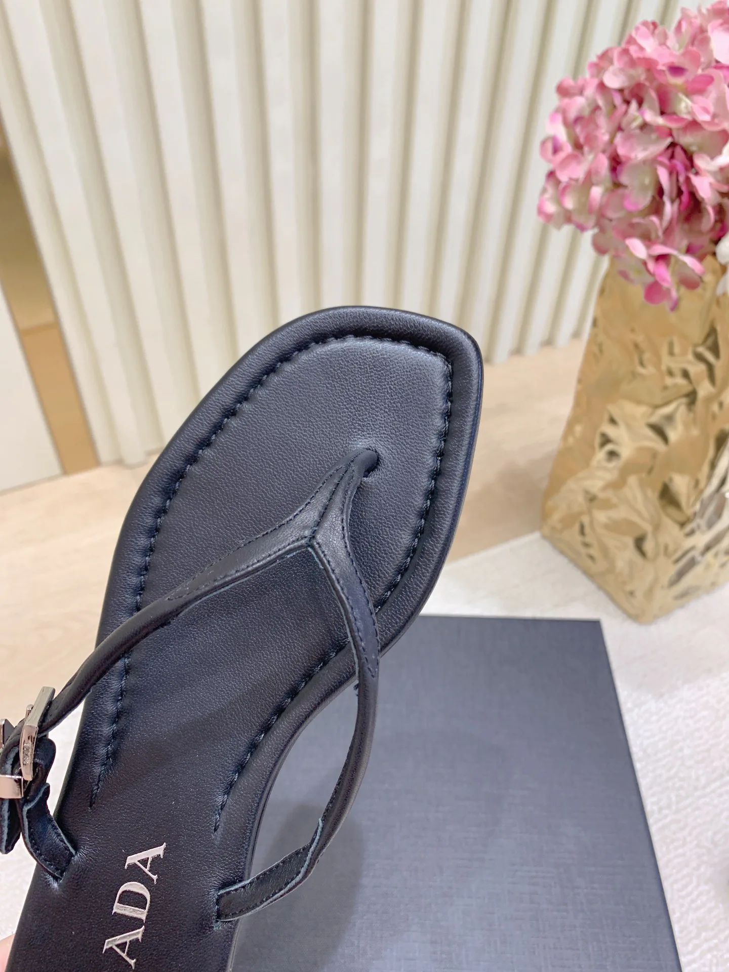 Шлепанцы Женские Prada 3396719