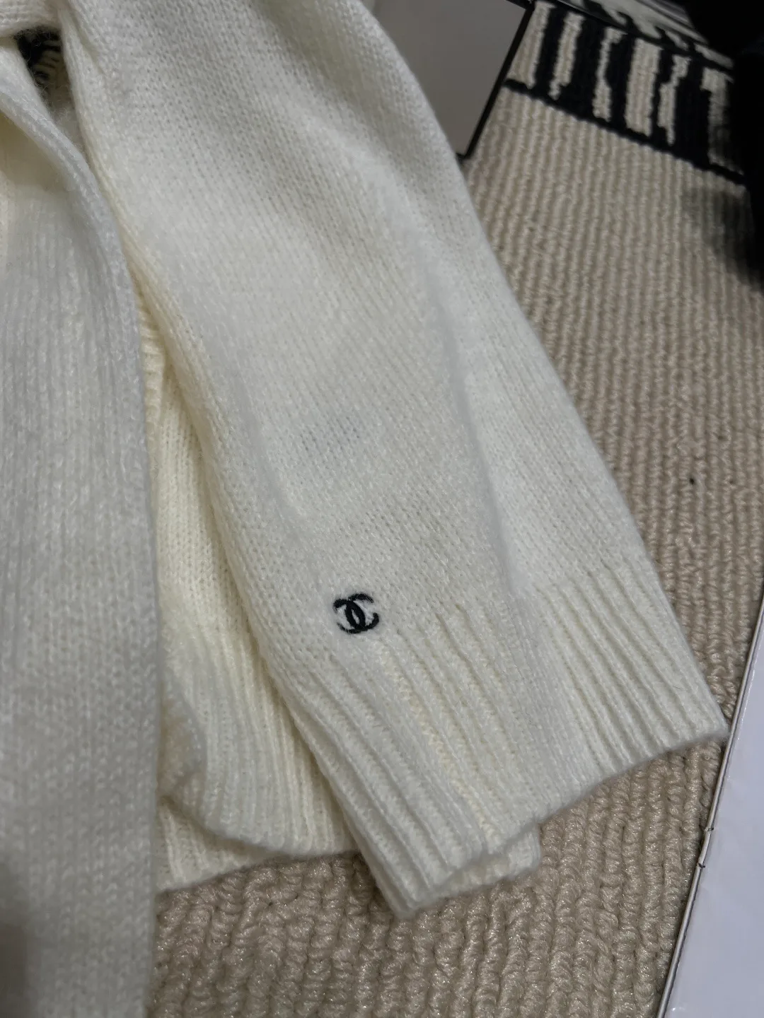 Джемперы И Свитеры Женские Chanel 18325783