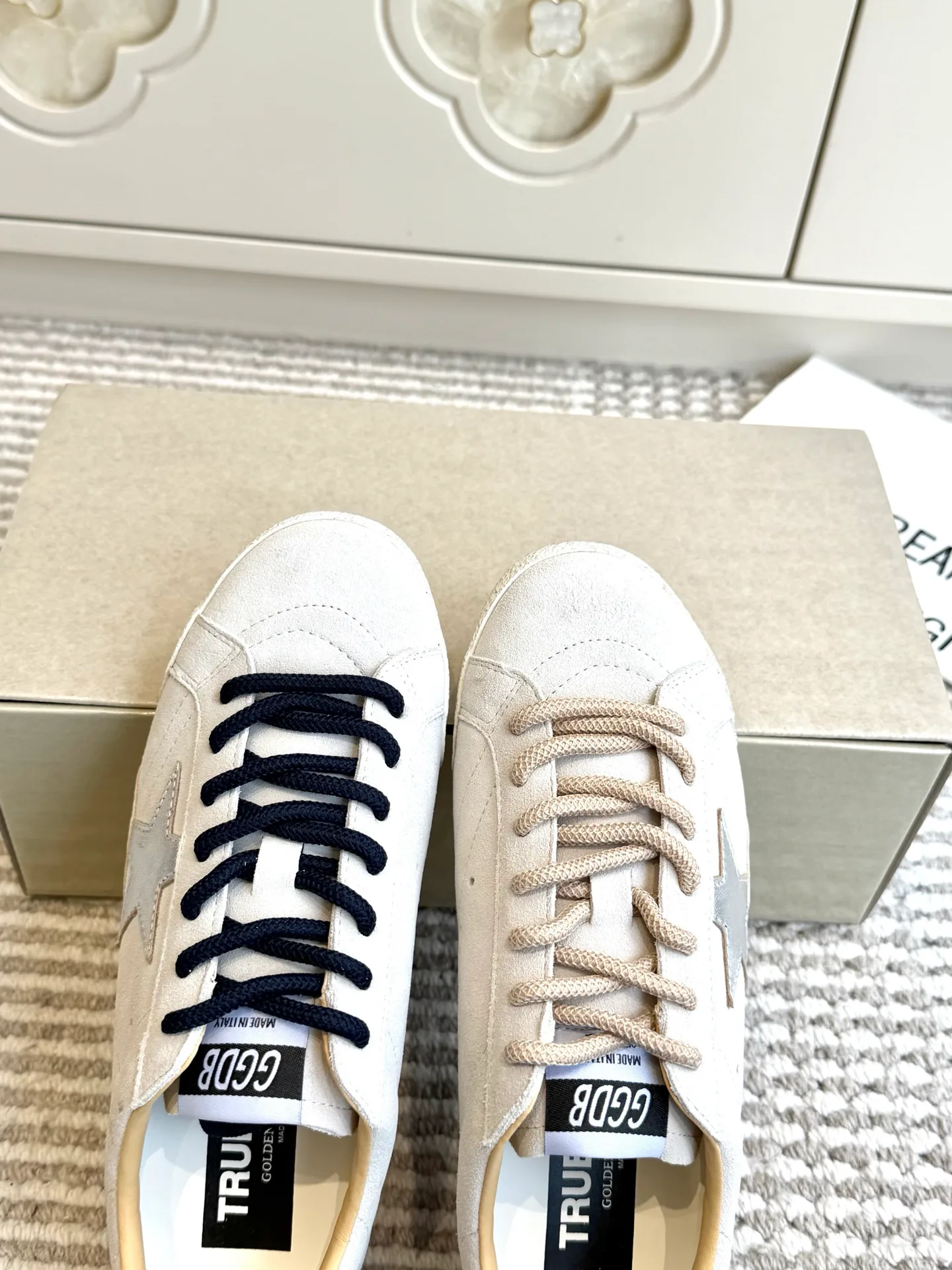 Кроссовки Женские Golden Goose 18360511