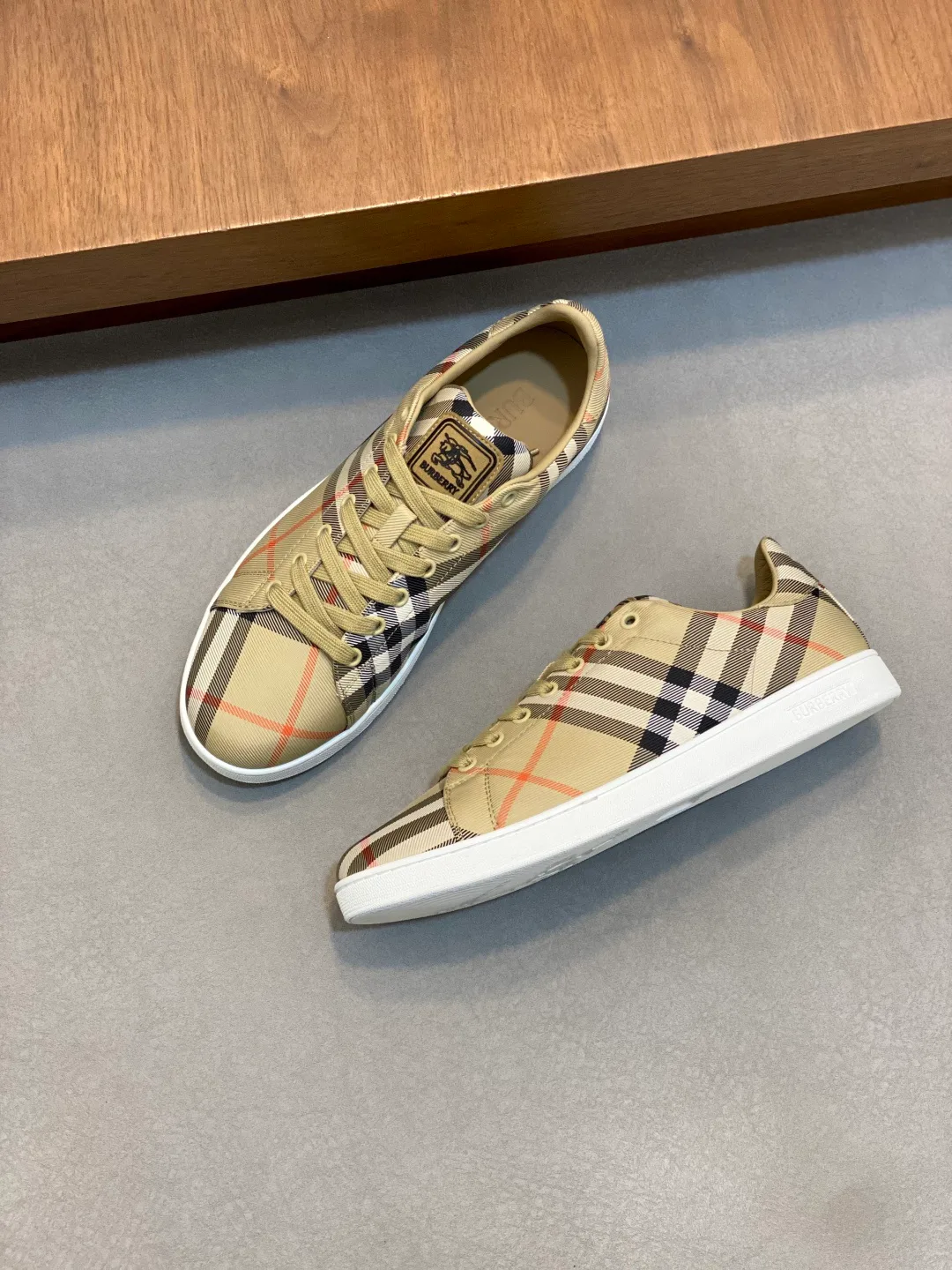 Кроссовки Мужские Burberry 19121087