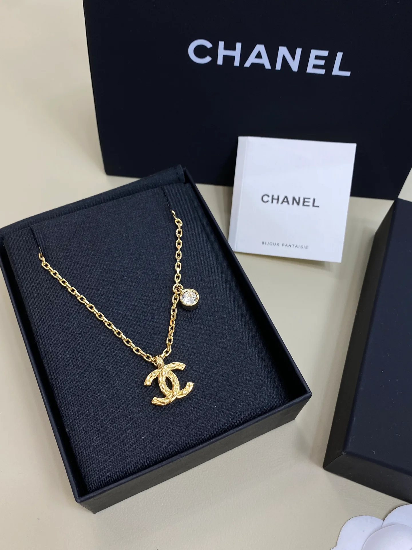 Бижутерия Chanel 11408452