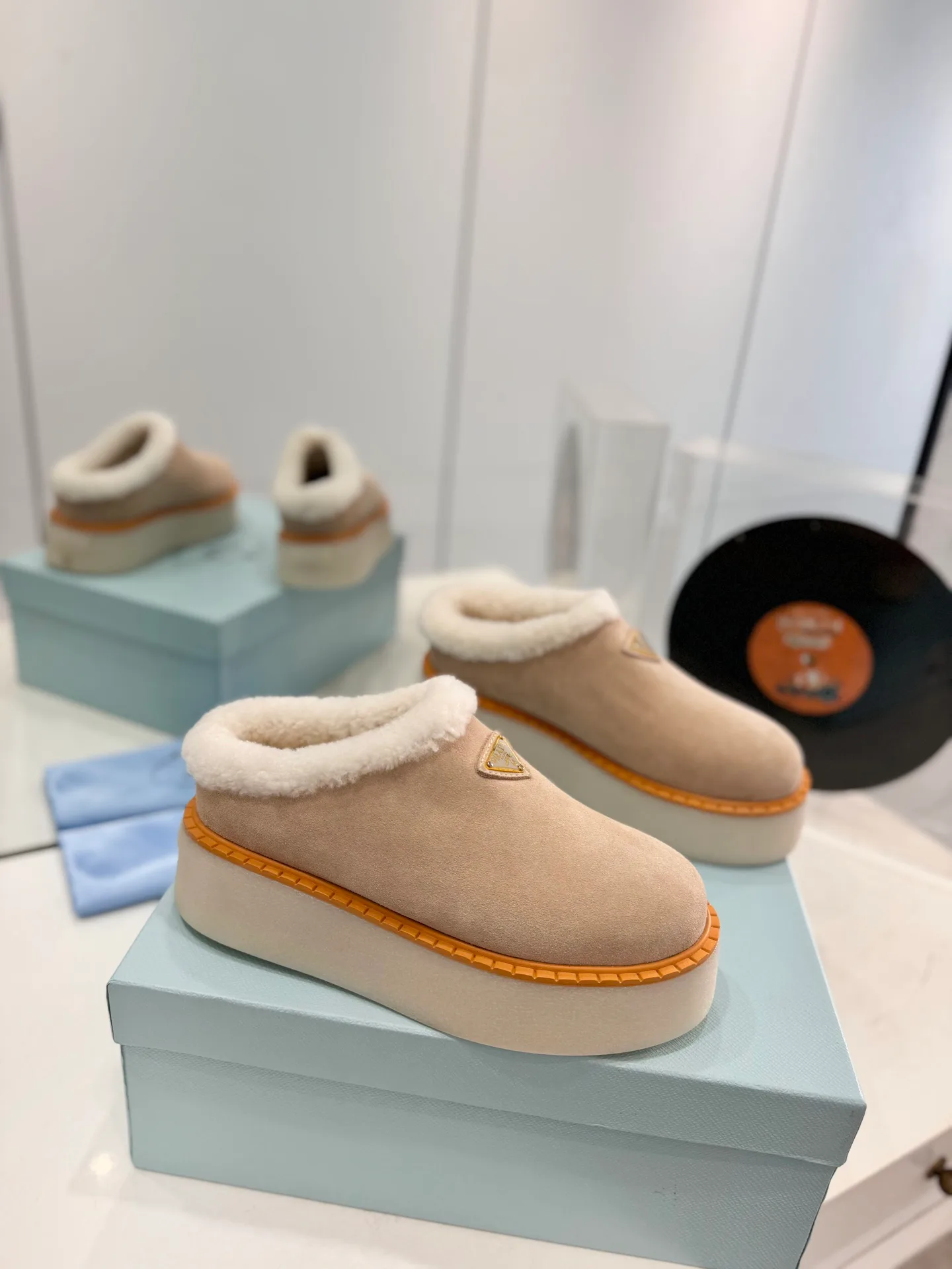 Угги Женские Prada 19047326