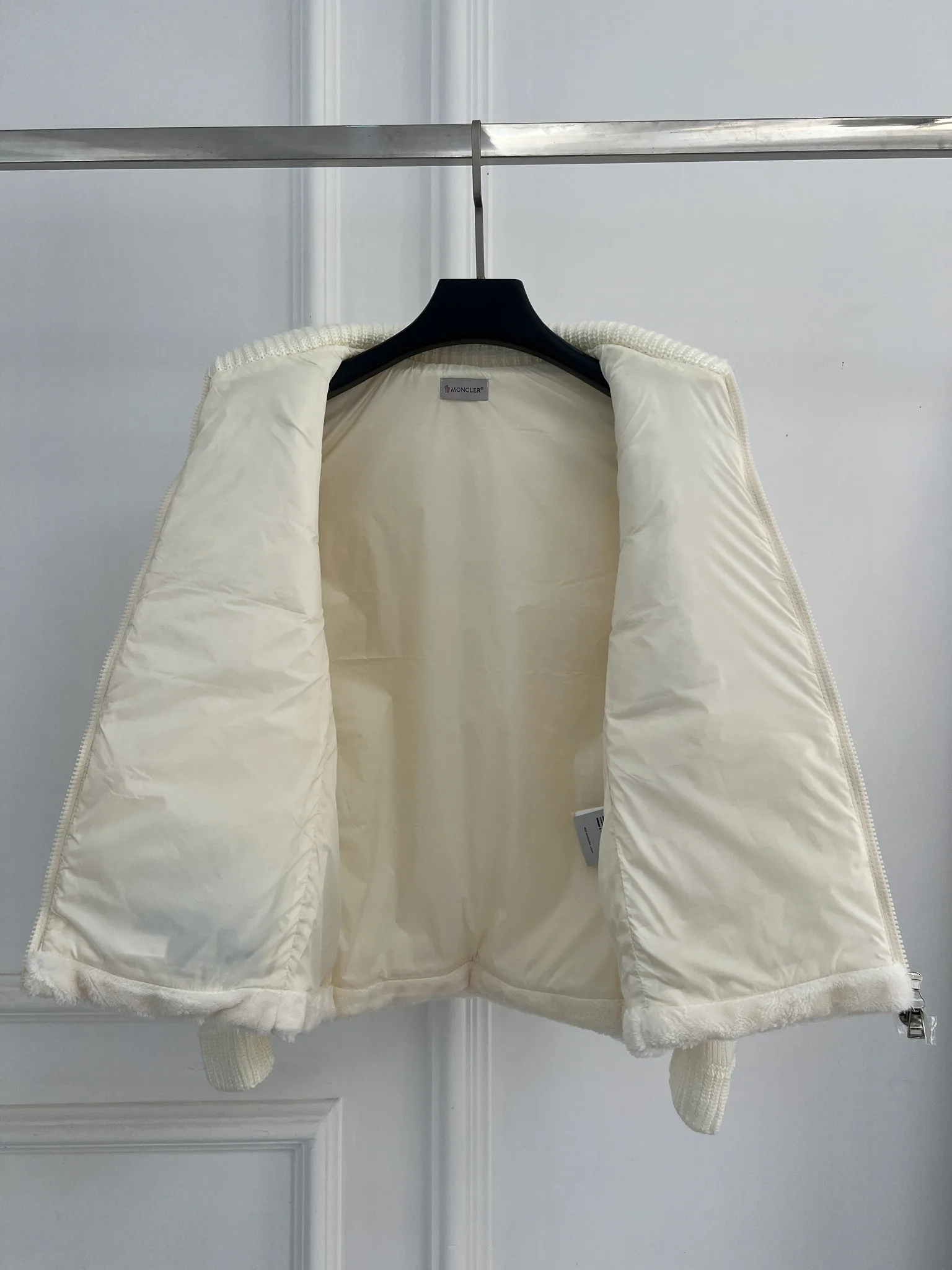 Куртки И Пуховики Женские Moncler 18416236