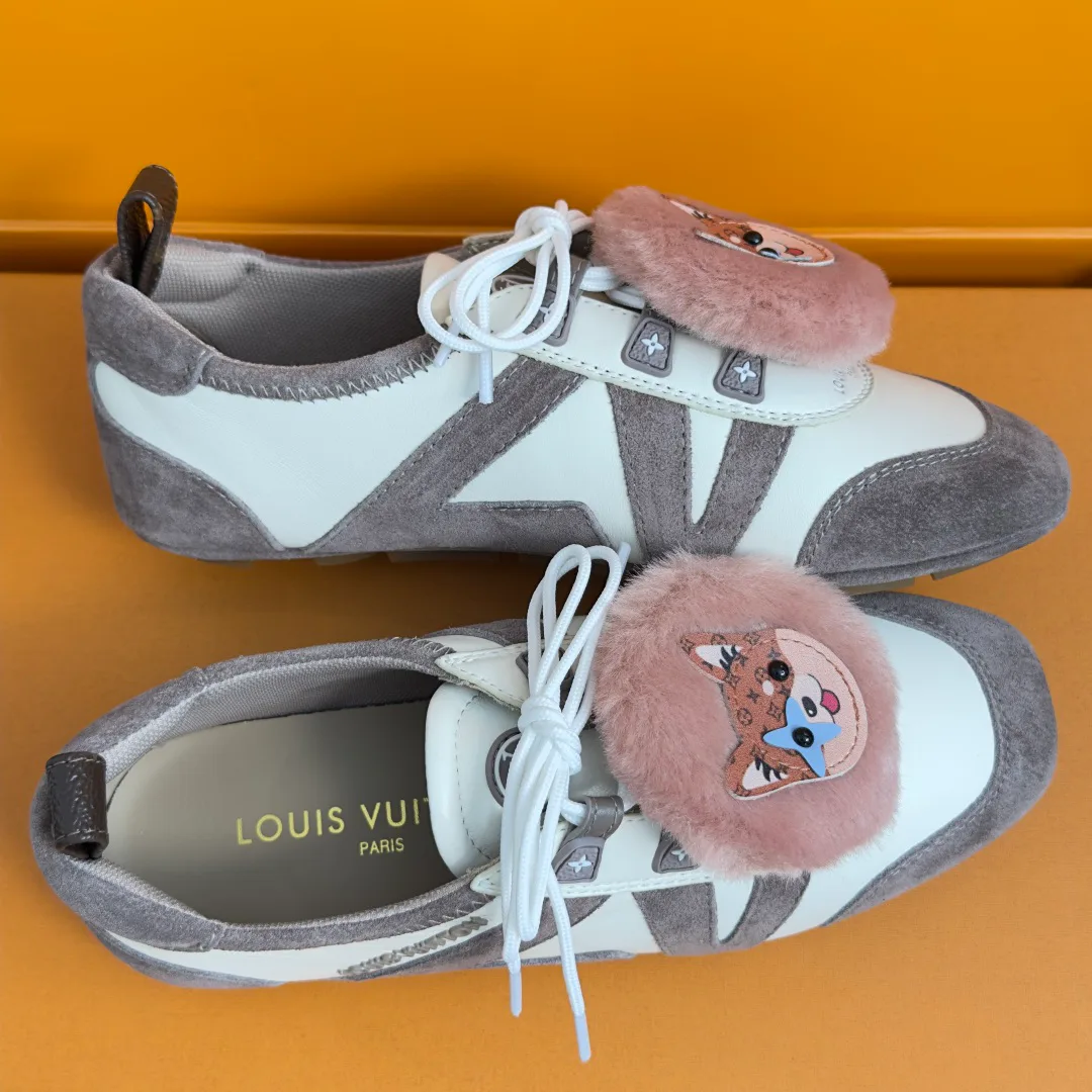 Кроссовки Женские Louis Vuitton 18083489