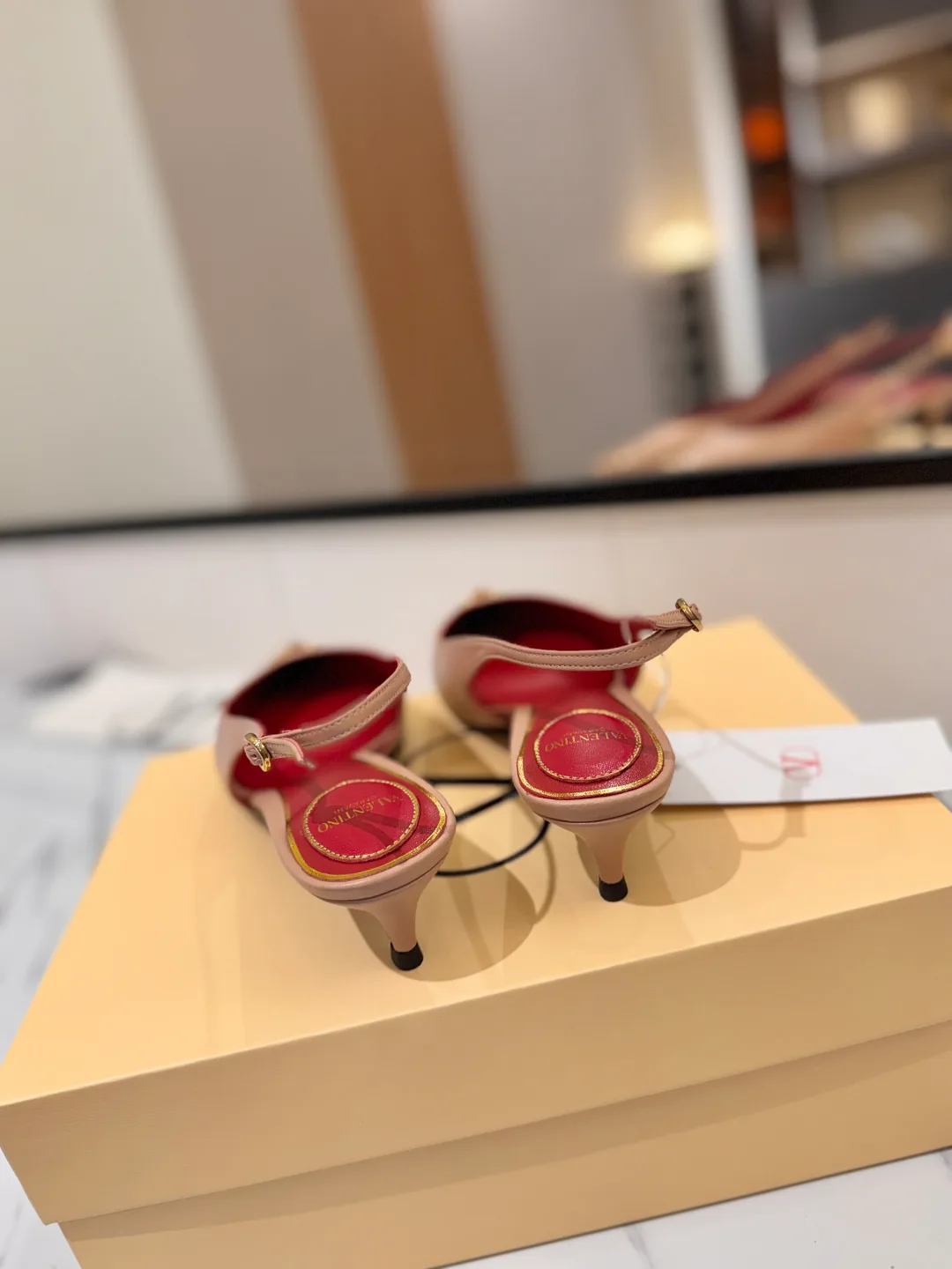 Босоножки Женские Valentino 18134943
