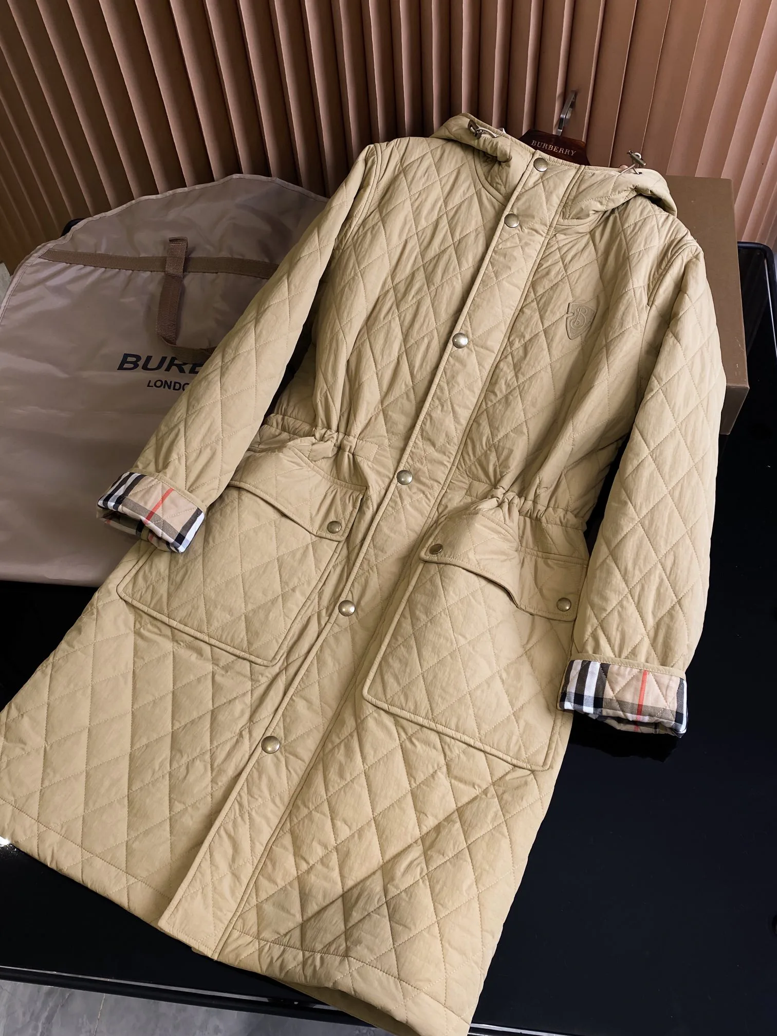 Куртки И Пуховики Женские Burberry 18206350
