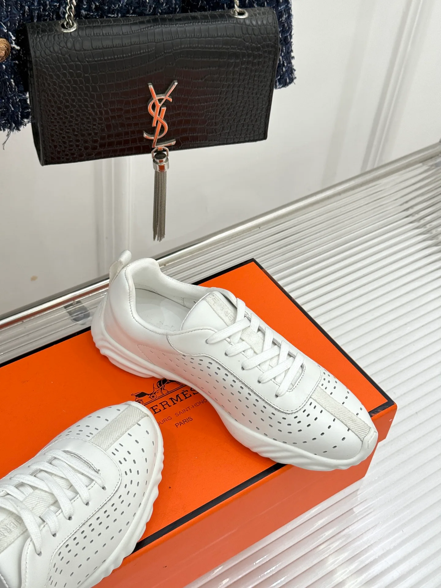 Кроссовки Женские Hermes 18636855