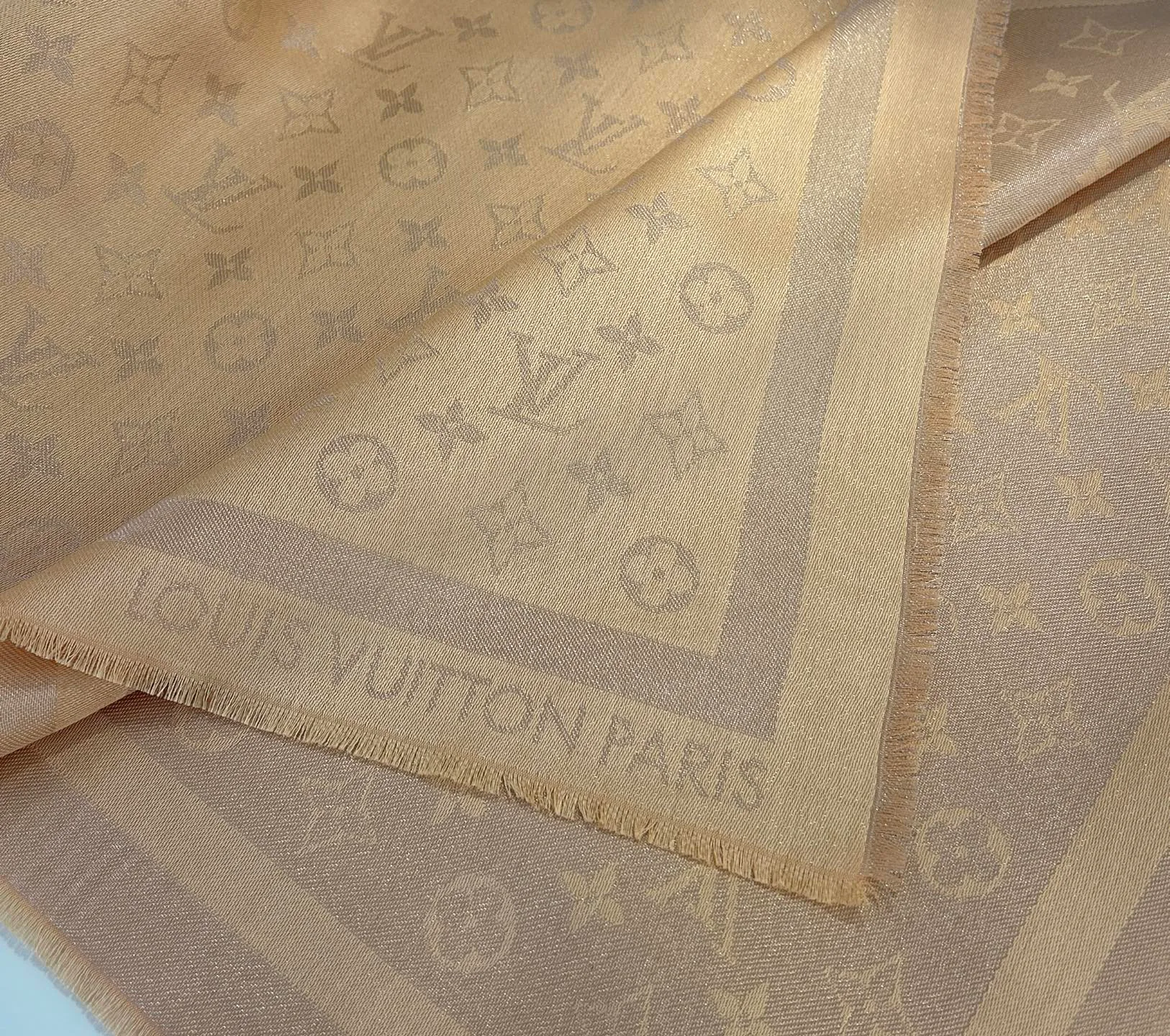 Шарфы Louis Vuitton 18267553