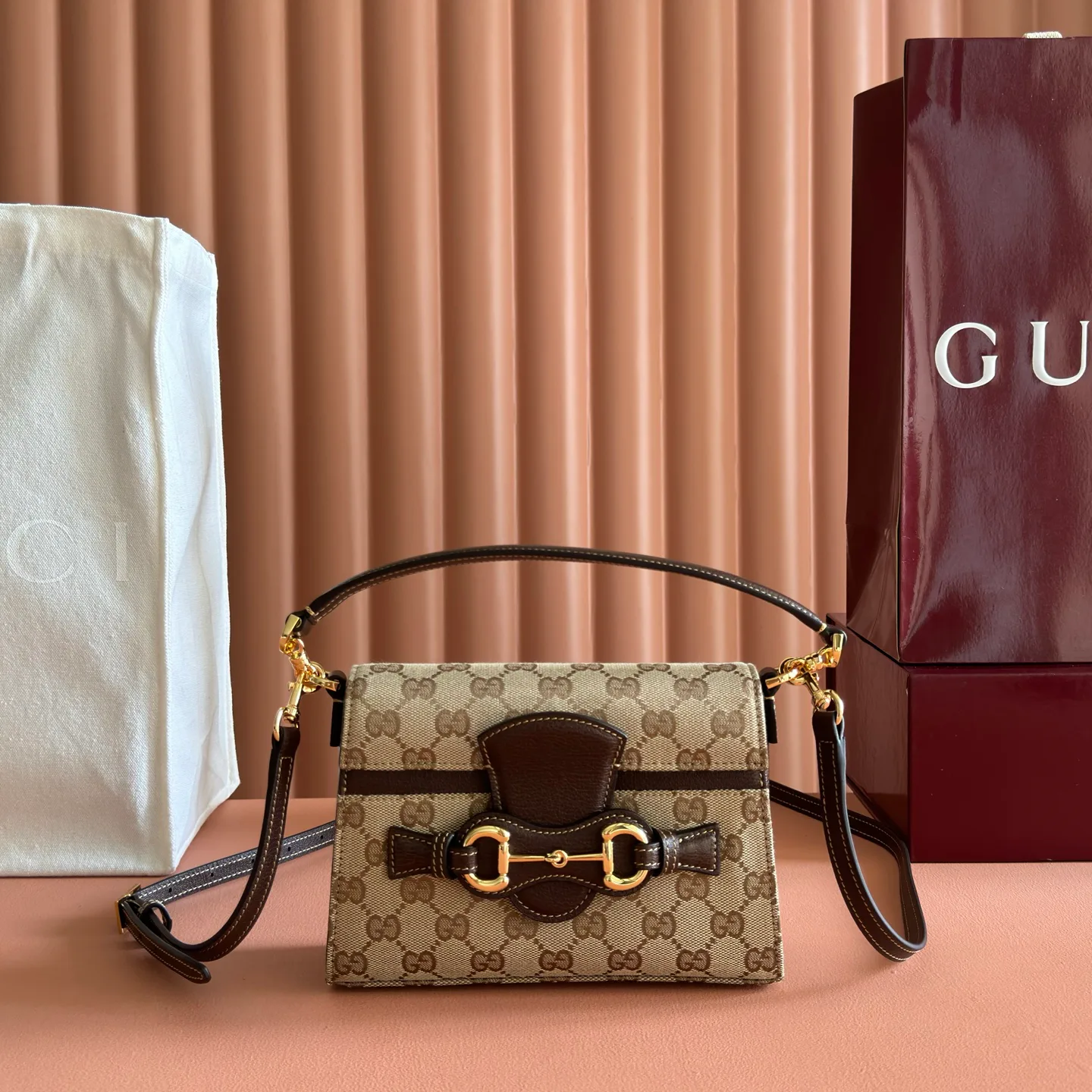 Классические Сумки Женские Gucci 17802960