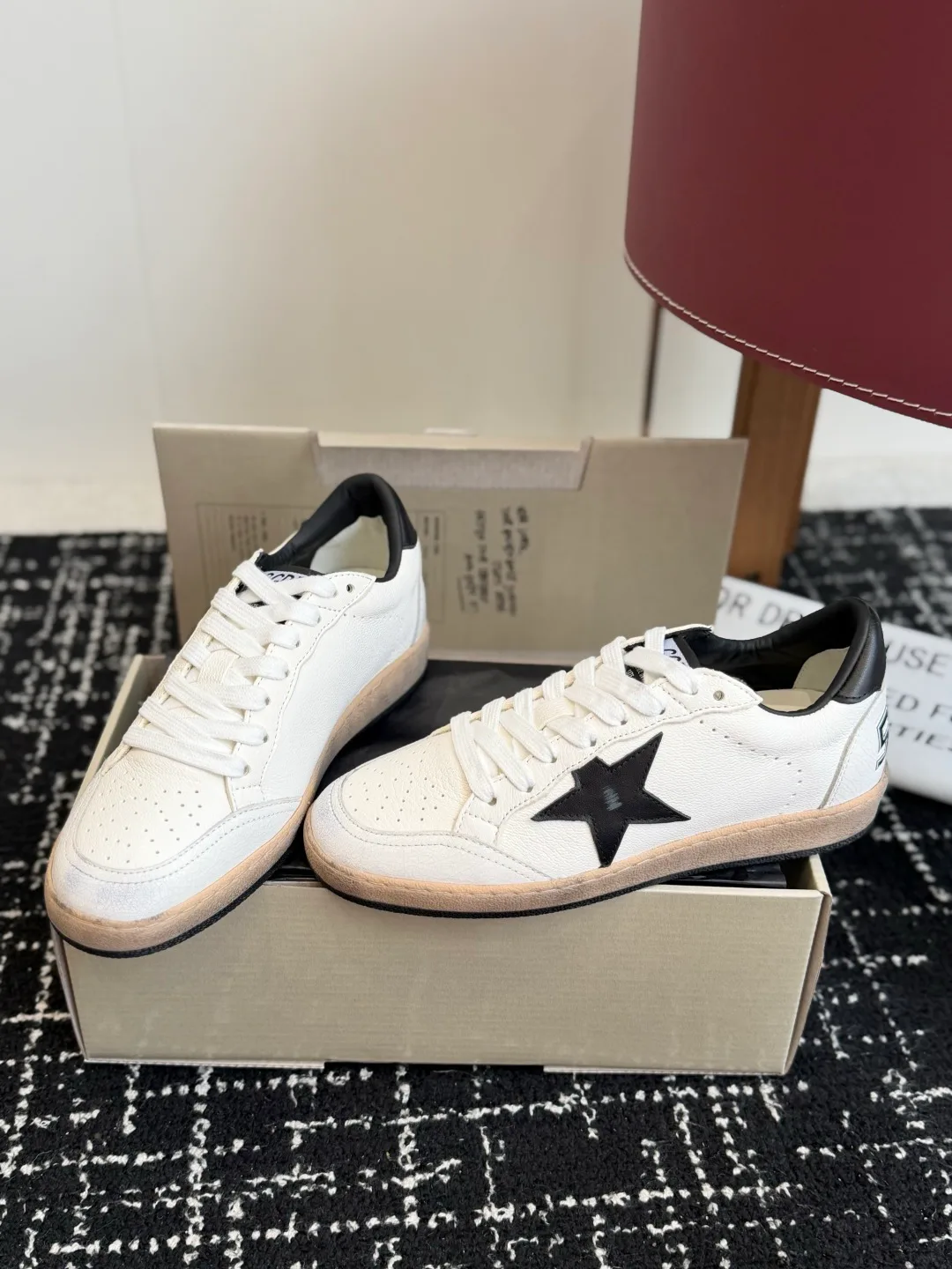Кроссовки Женские Golden Goose 18305935