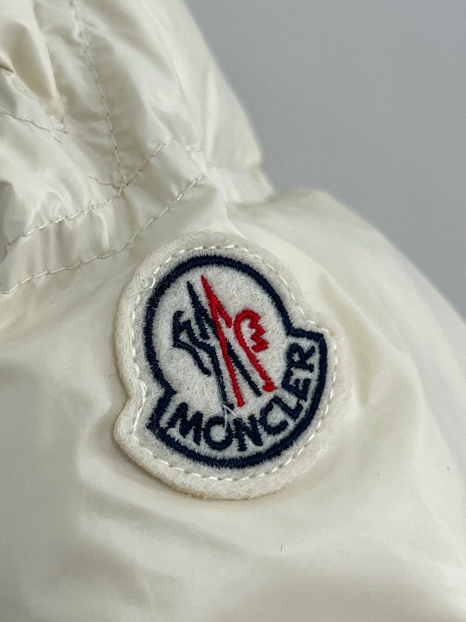 Куртки И Пуховики Женские Moncler 18416180