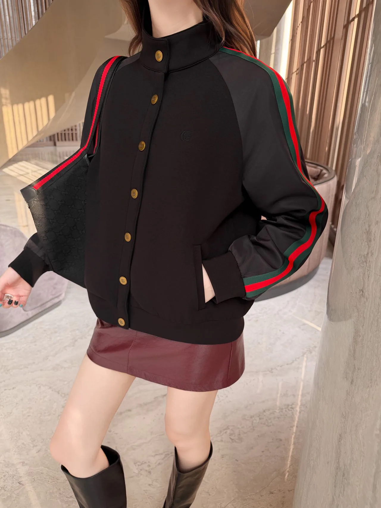 Куртки И Пуховики Женские Gucci 18962475