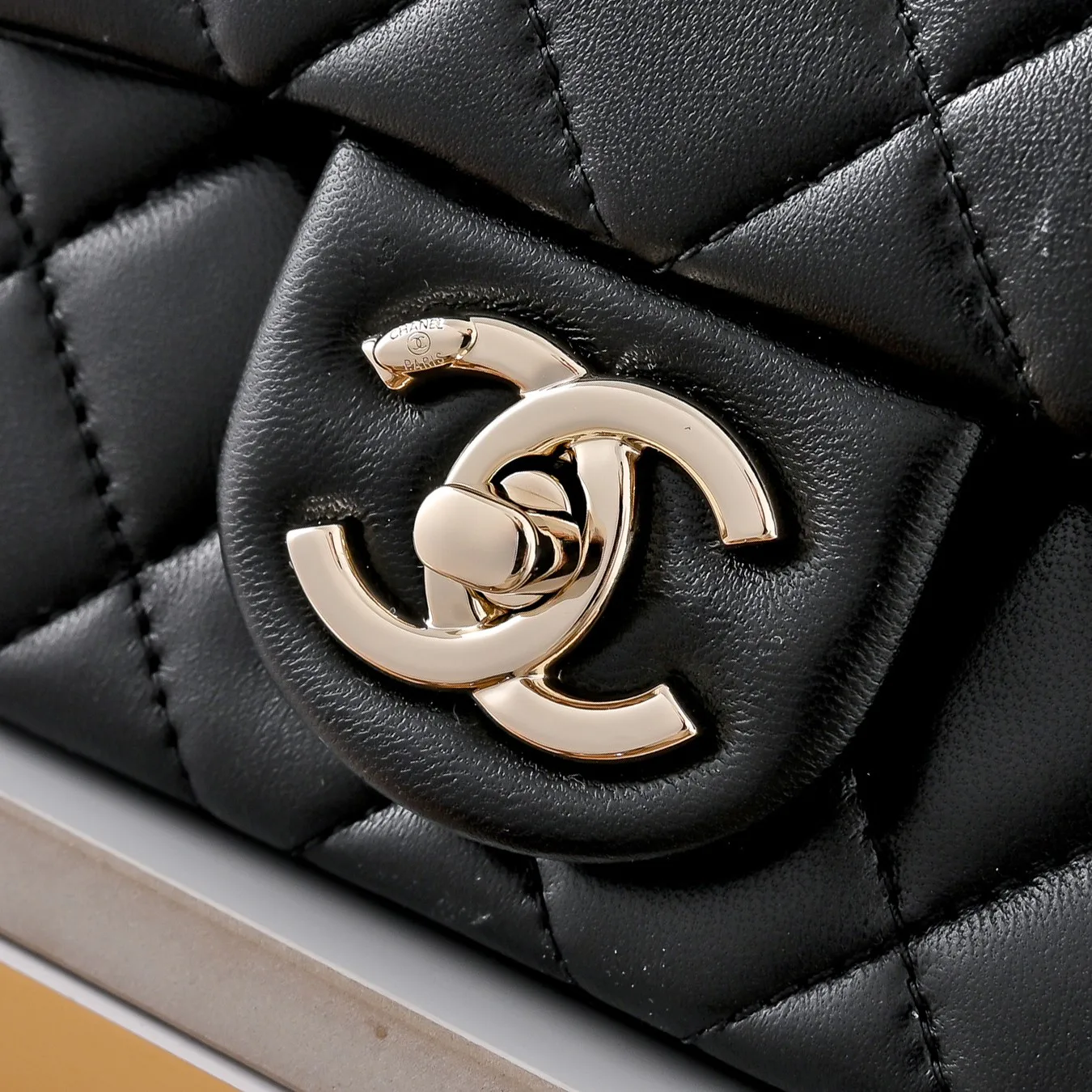 Классические Сумки Женские Chanel 18148079