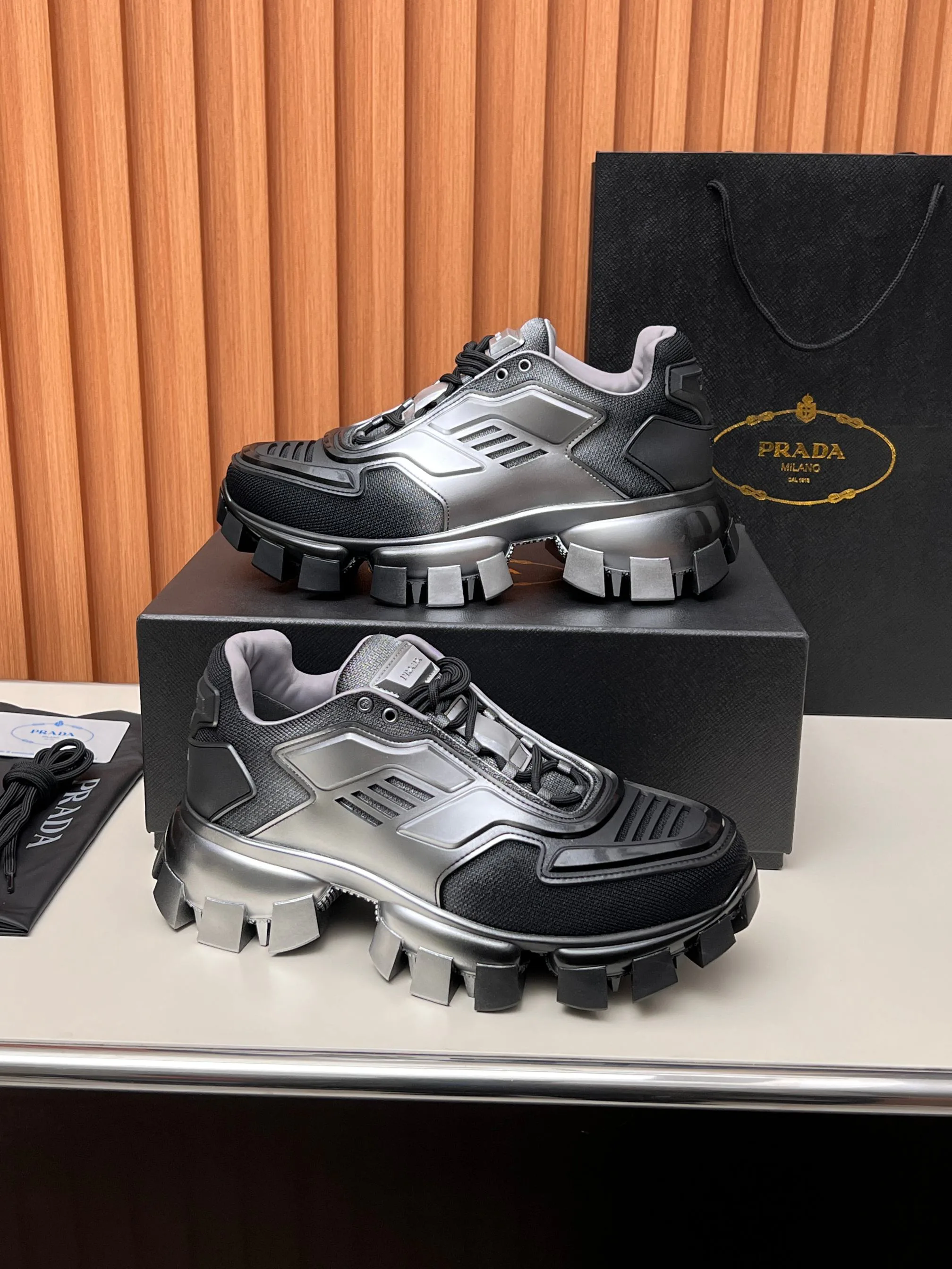 Кроссовки Женские Prada 881669