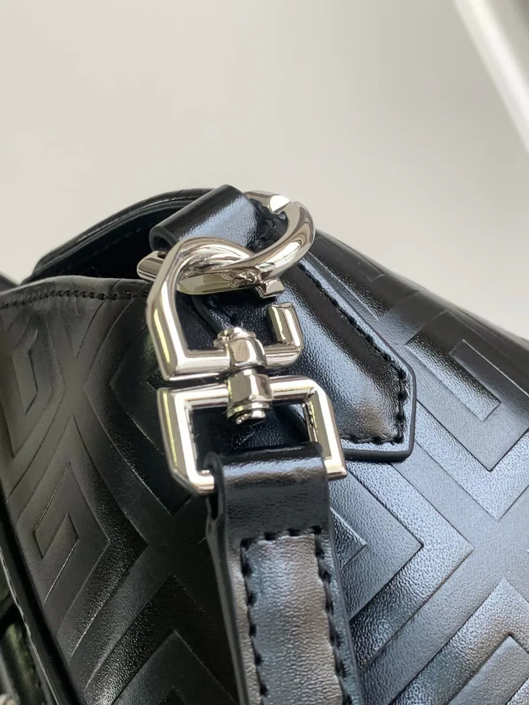 Сумки На Ремне Женские Givenchy 393503