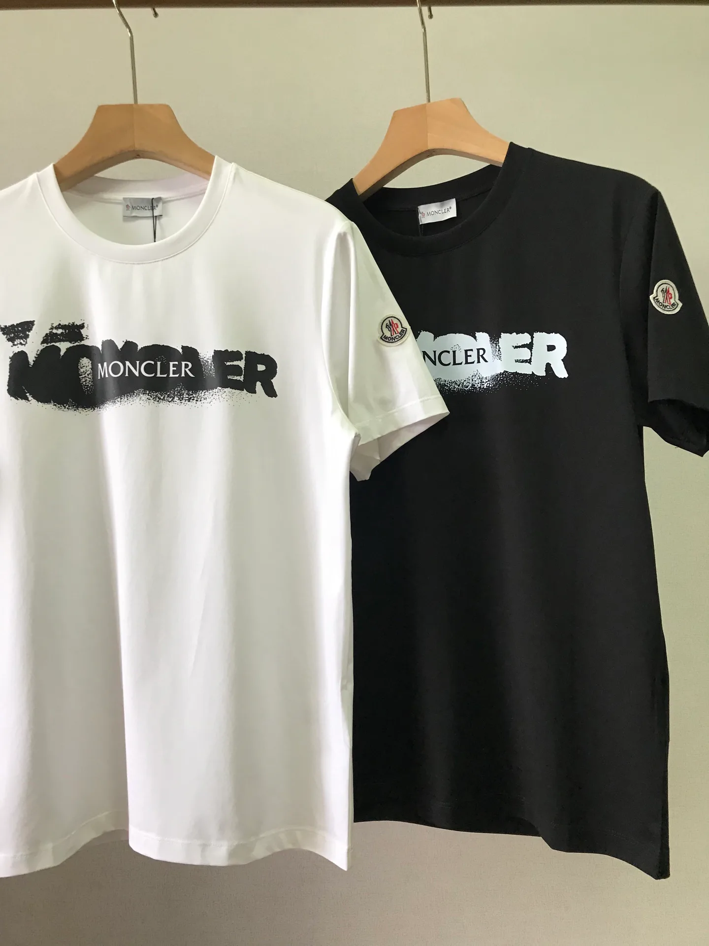 Футболки Мужские Moncler 11437001