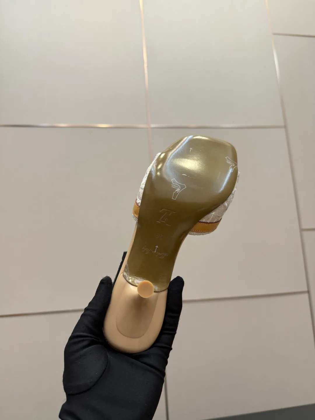 Босоножки Женские Louis Vuitton 1466338