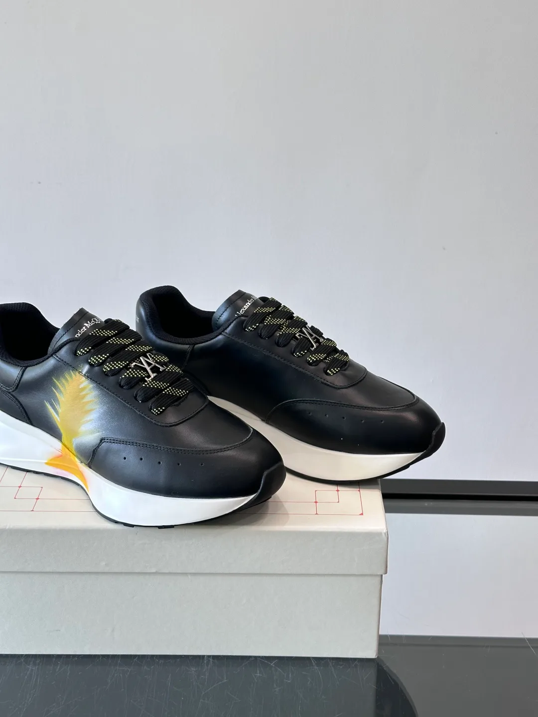 Кроссовки Женские Alexander Mcqueen 564580