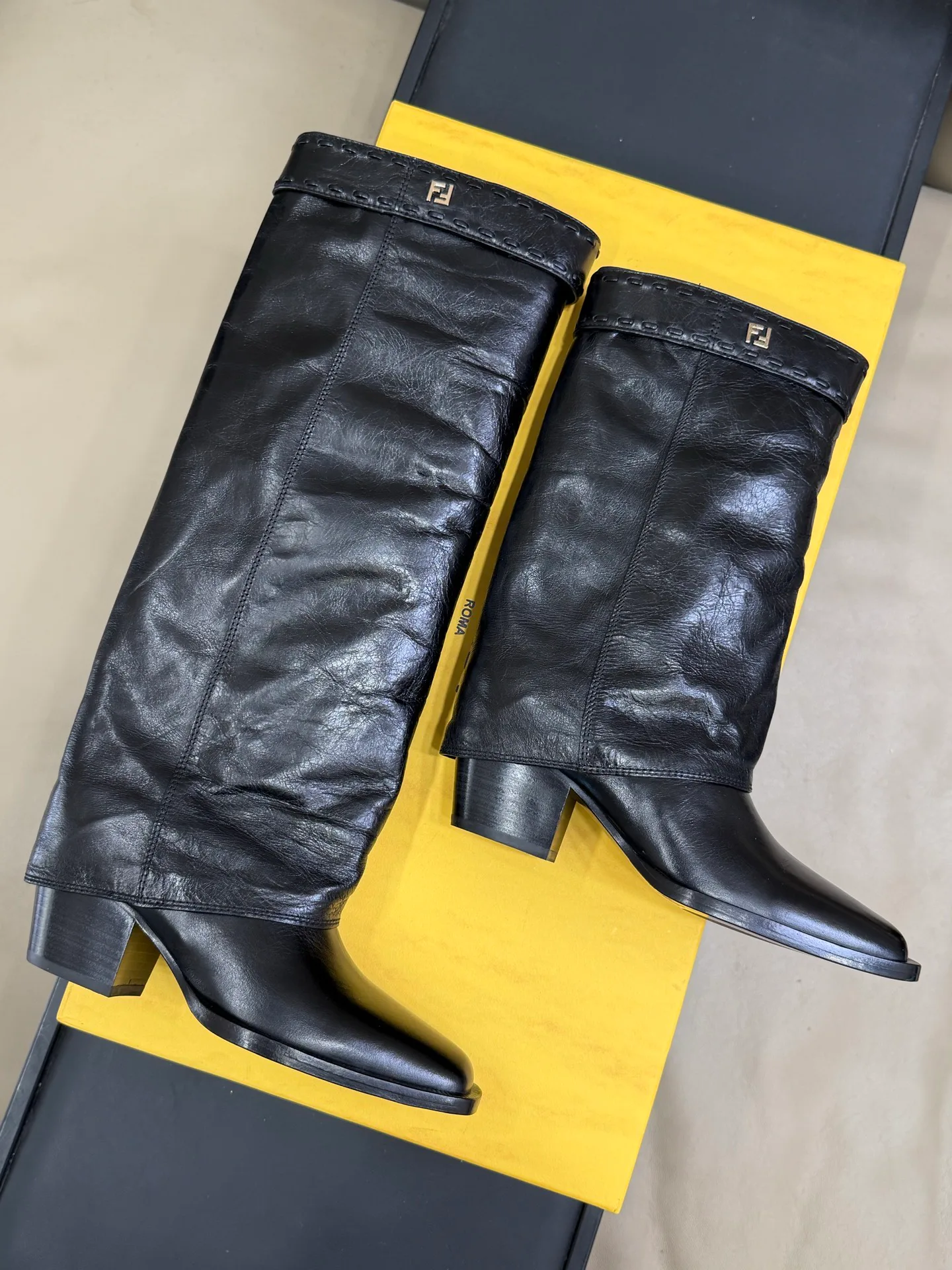 Сапоги Женские Fendi 18370130