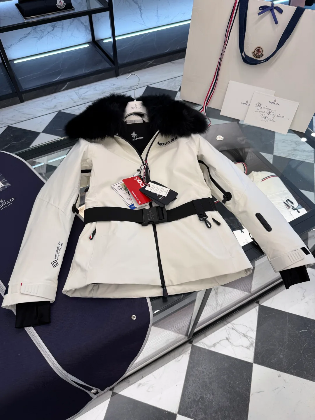 Куртки И Пуховики Женские Moncler 18133610
