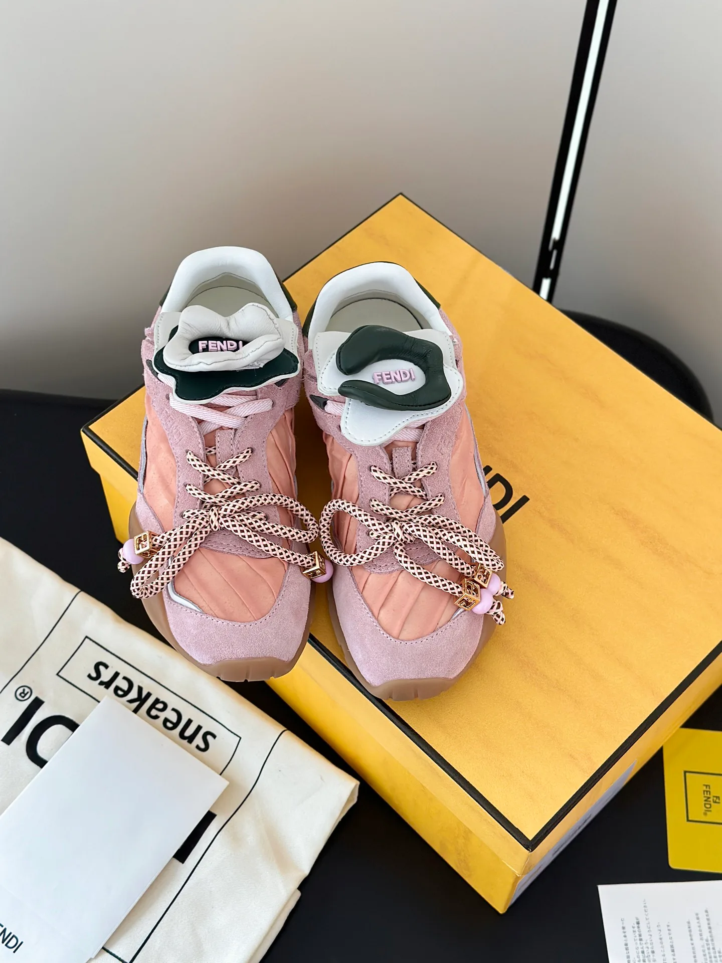 Кроссовки Женские Fendi 11886714