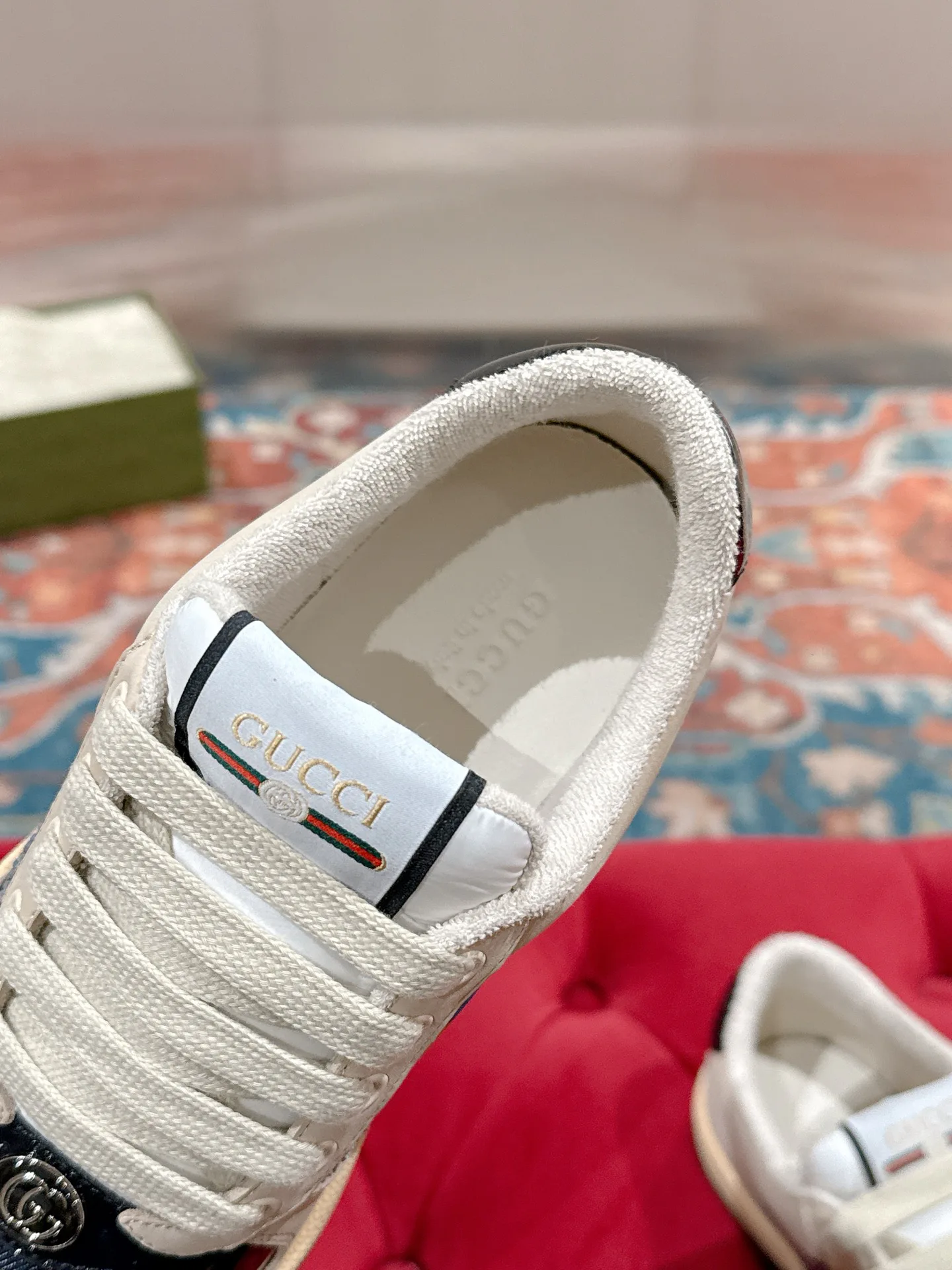 Кроссовки Женские Gucci 17956638