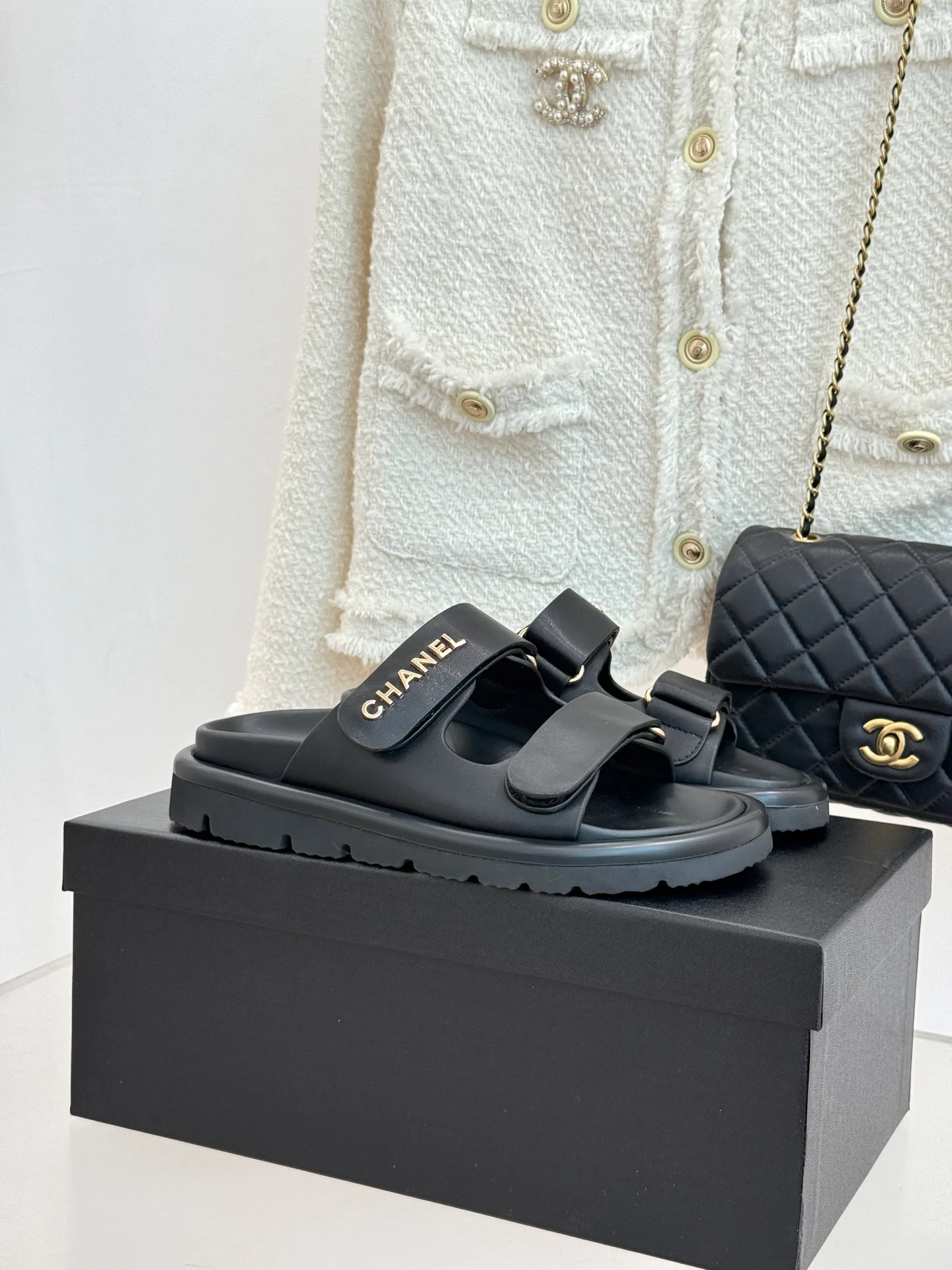 Шлепанцы Женские Chanel 11646692