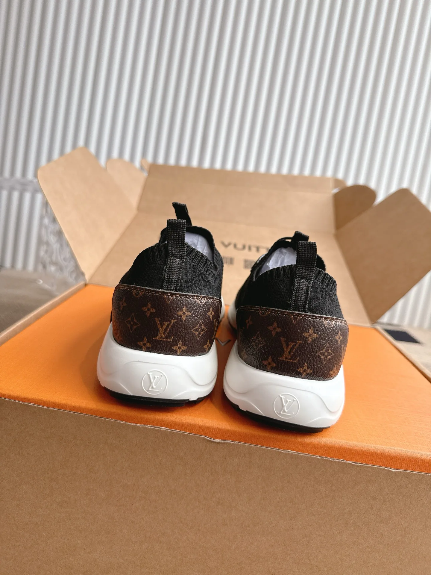 Кроссовки Женские Louis Vuitton 402158
