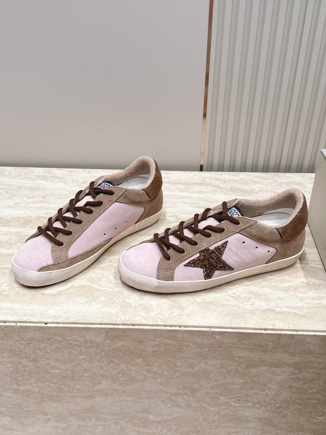 Кроссовки Женские Golden Goose 17963442