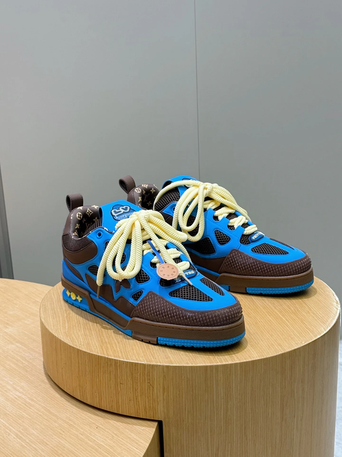 Кроссовки Мужские Louis Vuitton 13563402